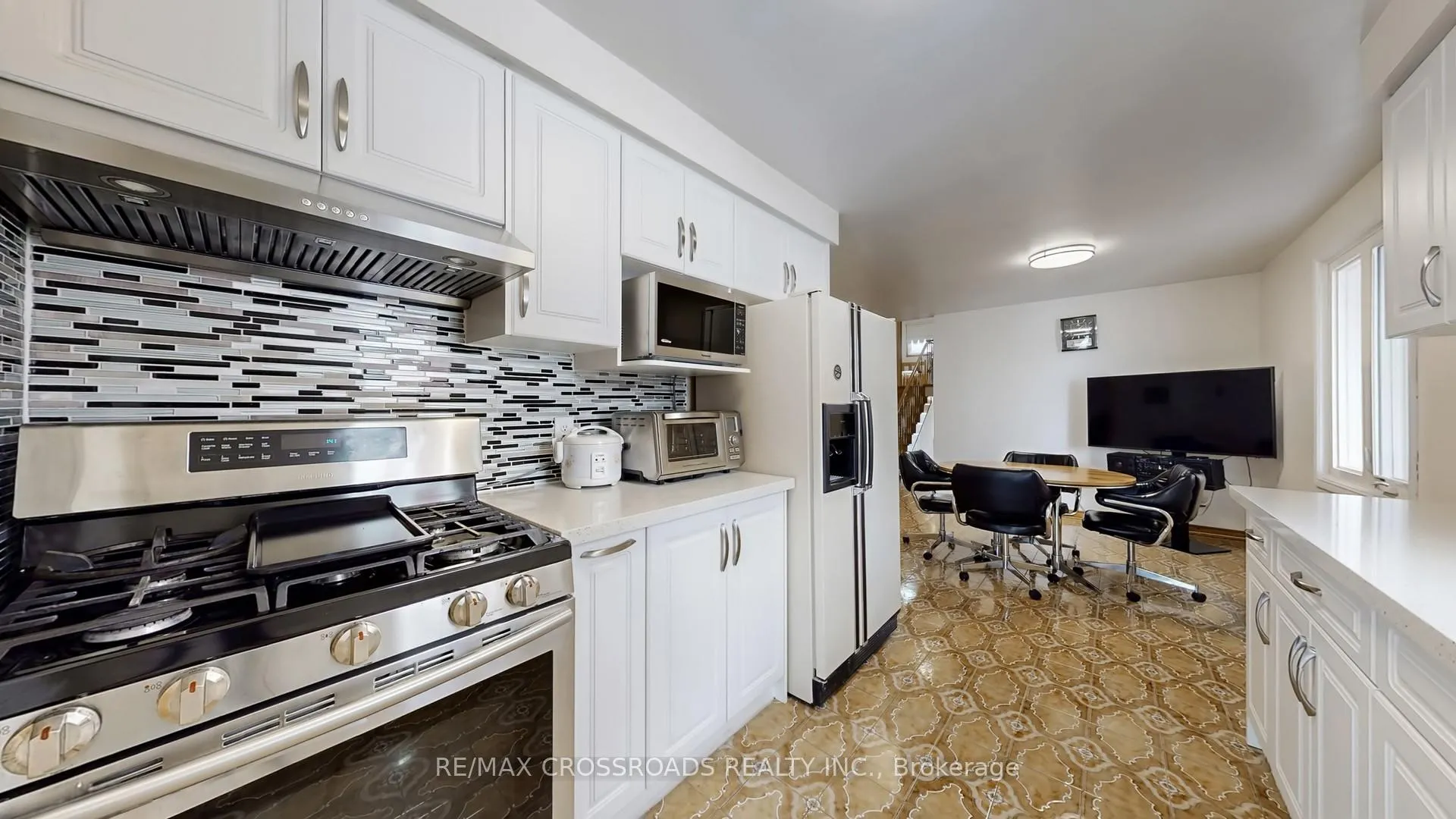 Photo 12 of 93A Wanstead Avenue, Scarborough, Oakridge — HOMEH