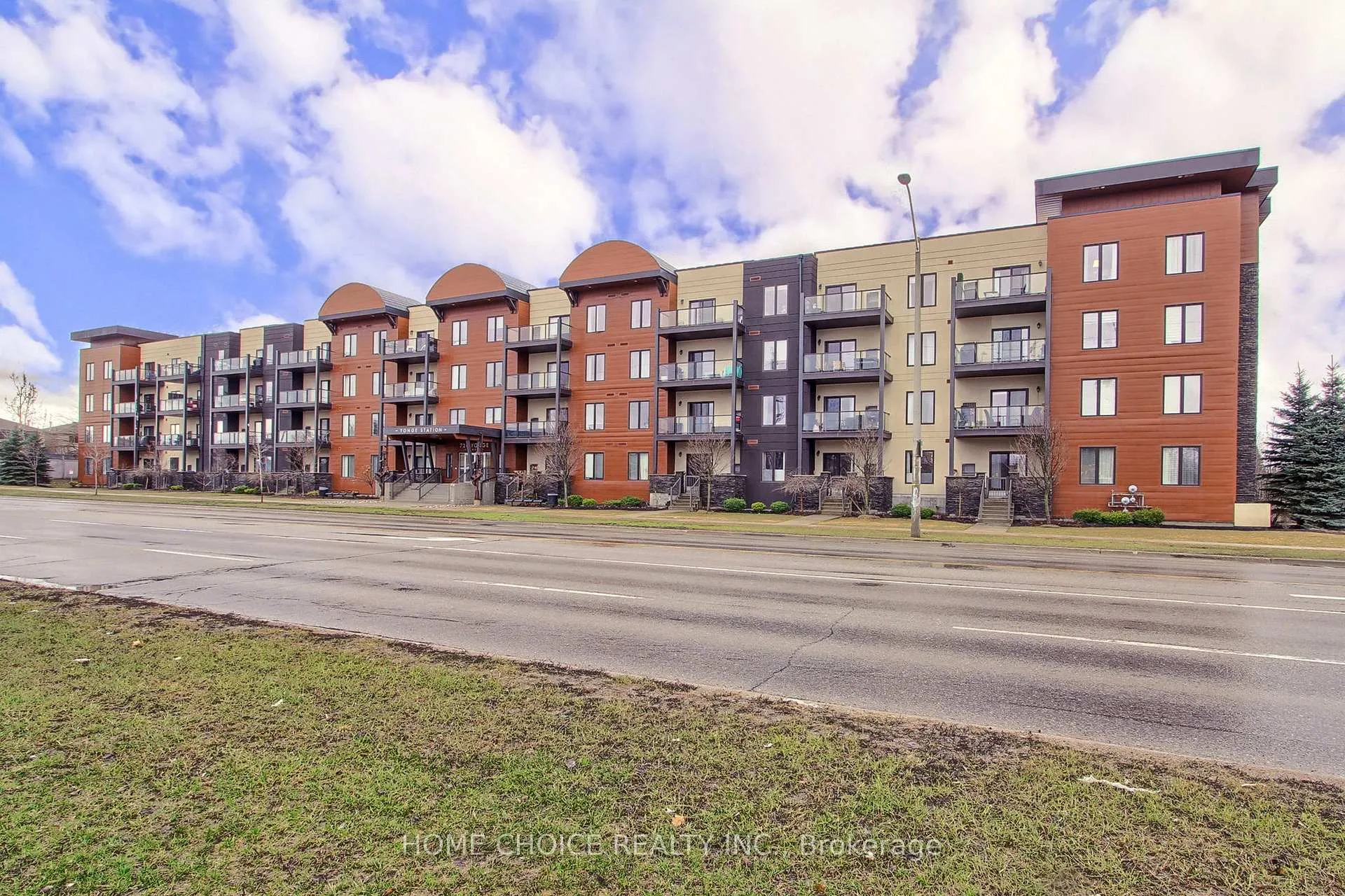 Photo 1 of Unit 301, 720 Yonge Street E, Barrie, Painswick South — HOMEH