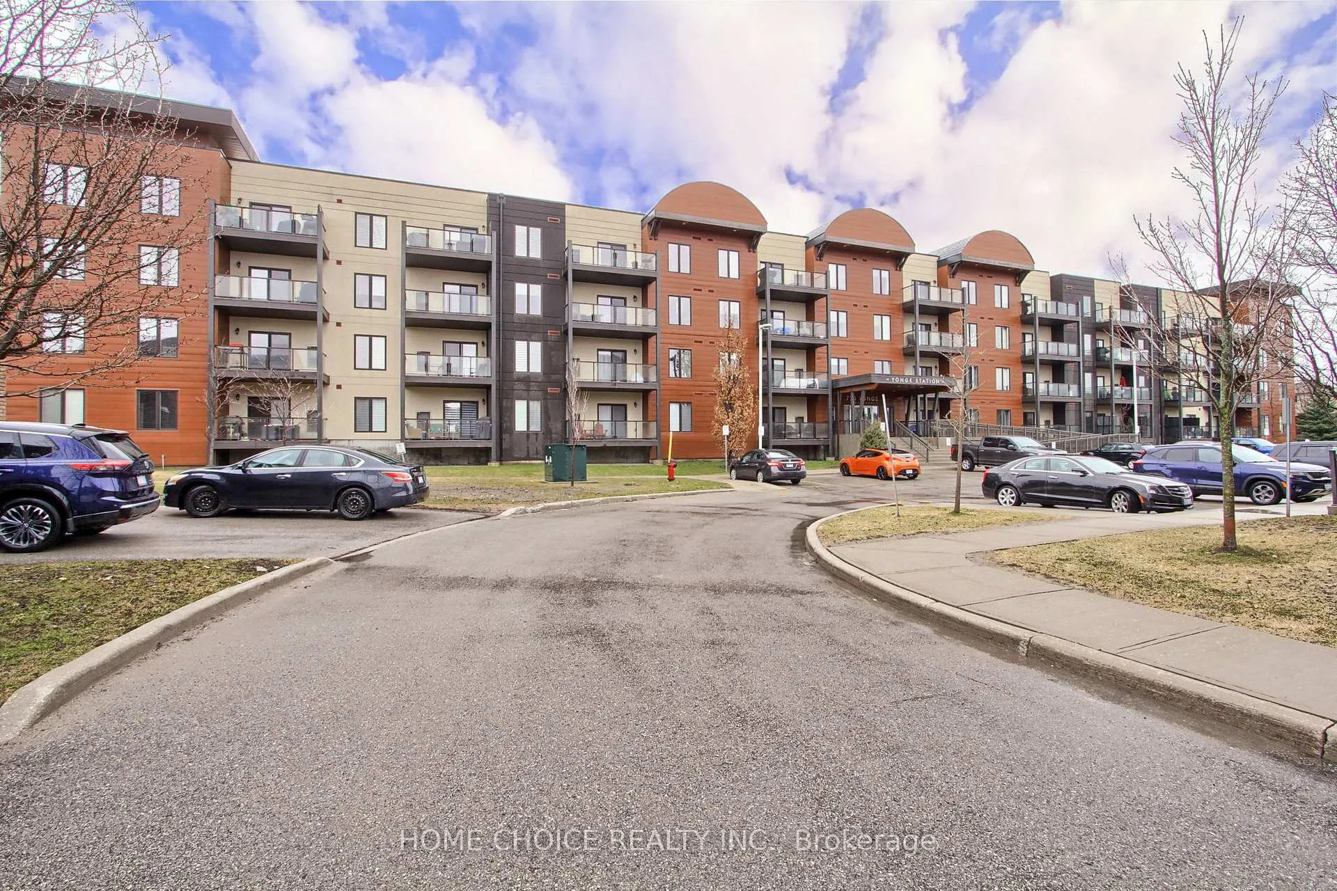 Photo 2 of Unit 301, 720 Yonge Street E, Barrie, Painswick South — HOMEH