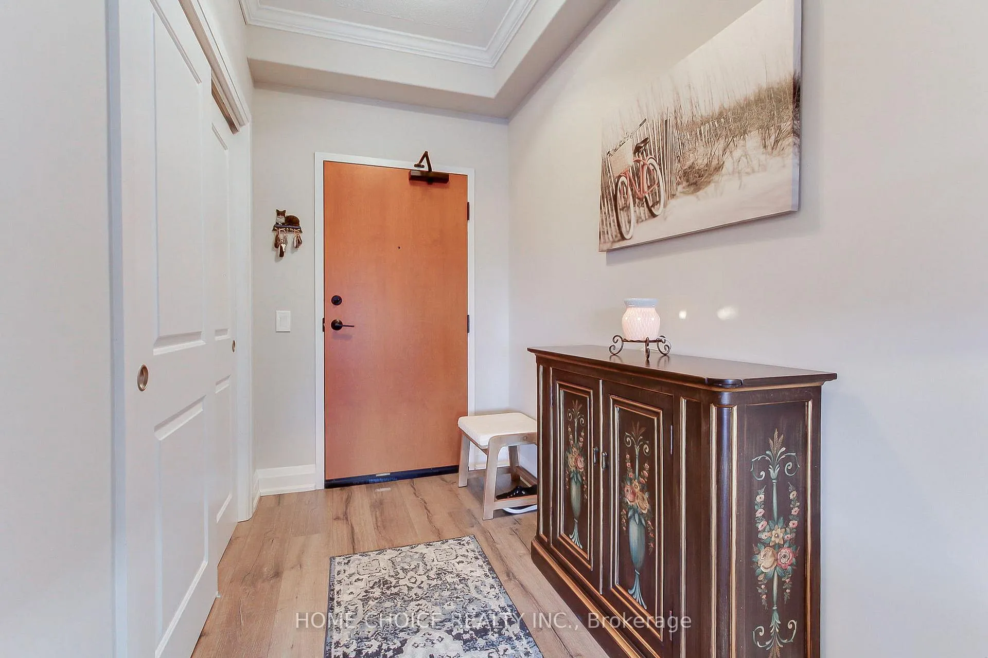 Photo 9 of Unit 301, 720 Yonge Street E, Barrie, Painswick South — HOMEH
