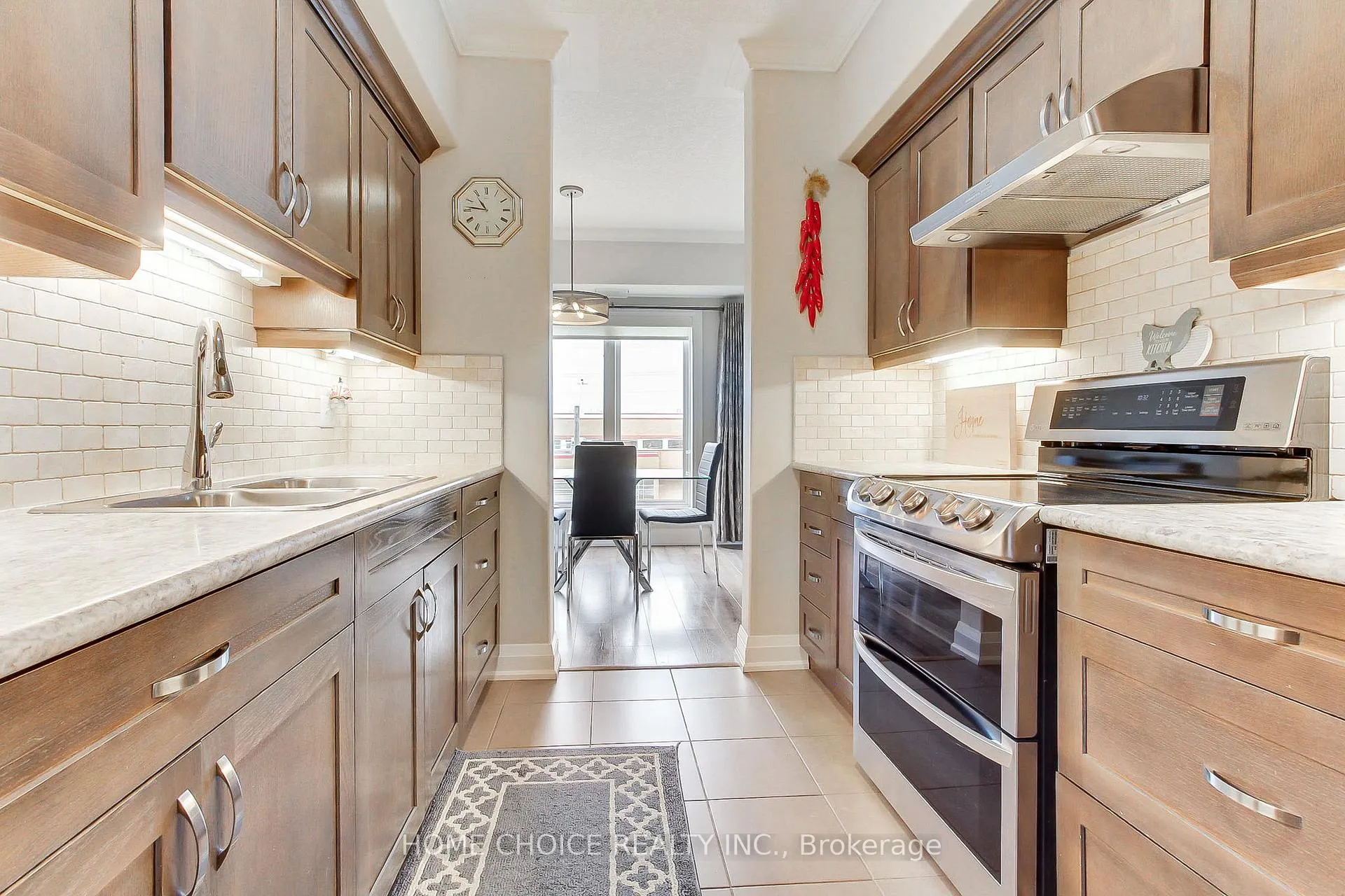 Photo 18 of Unit 301, 720 Yonge Street E, Barrie, Painswick South — HOMEH