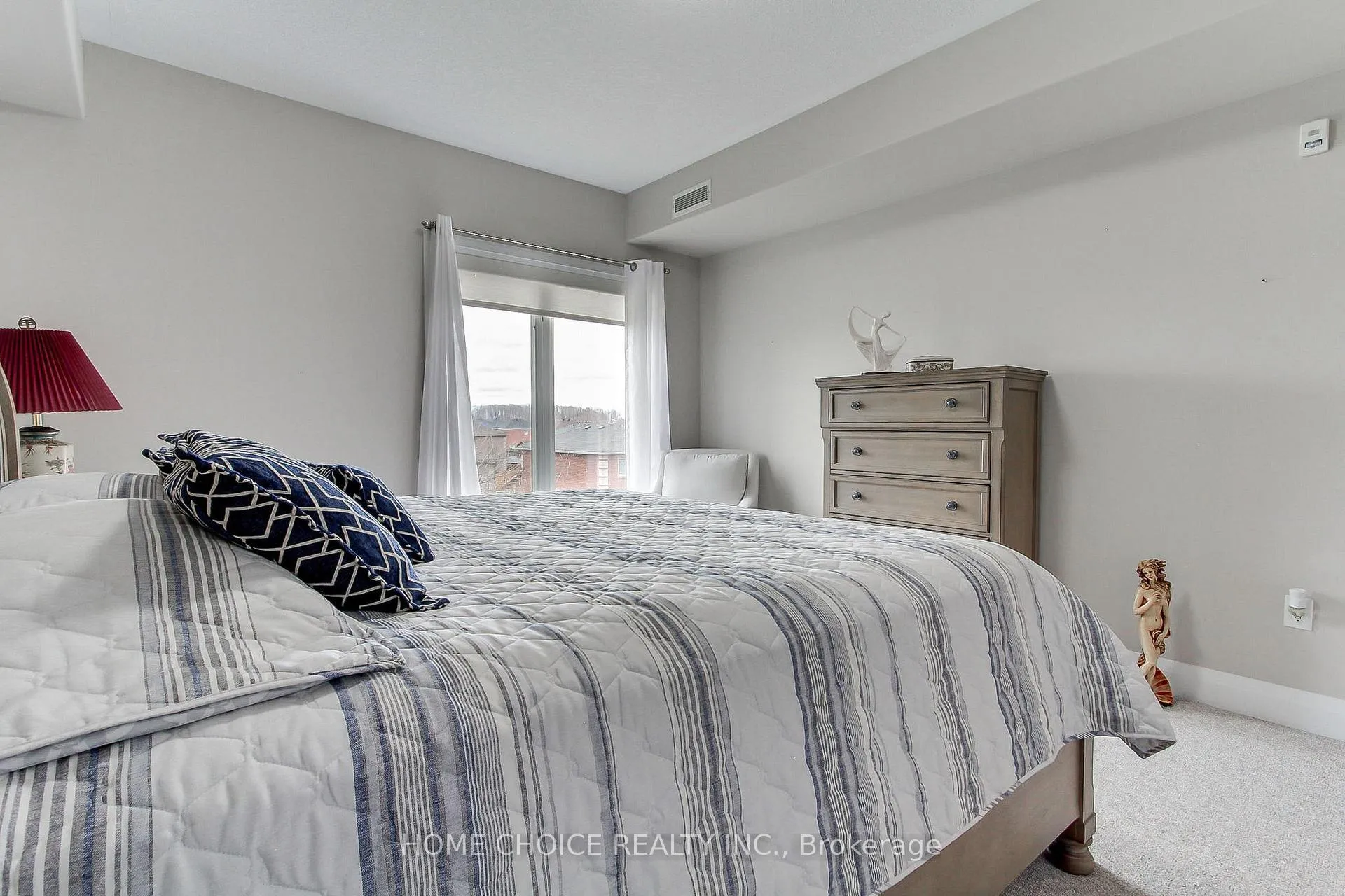 Photo 28 of Unit 301, 720 Yonge Street E, Barrie, Painswick South — HOMEH