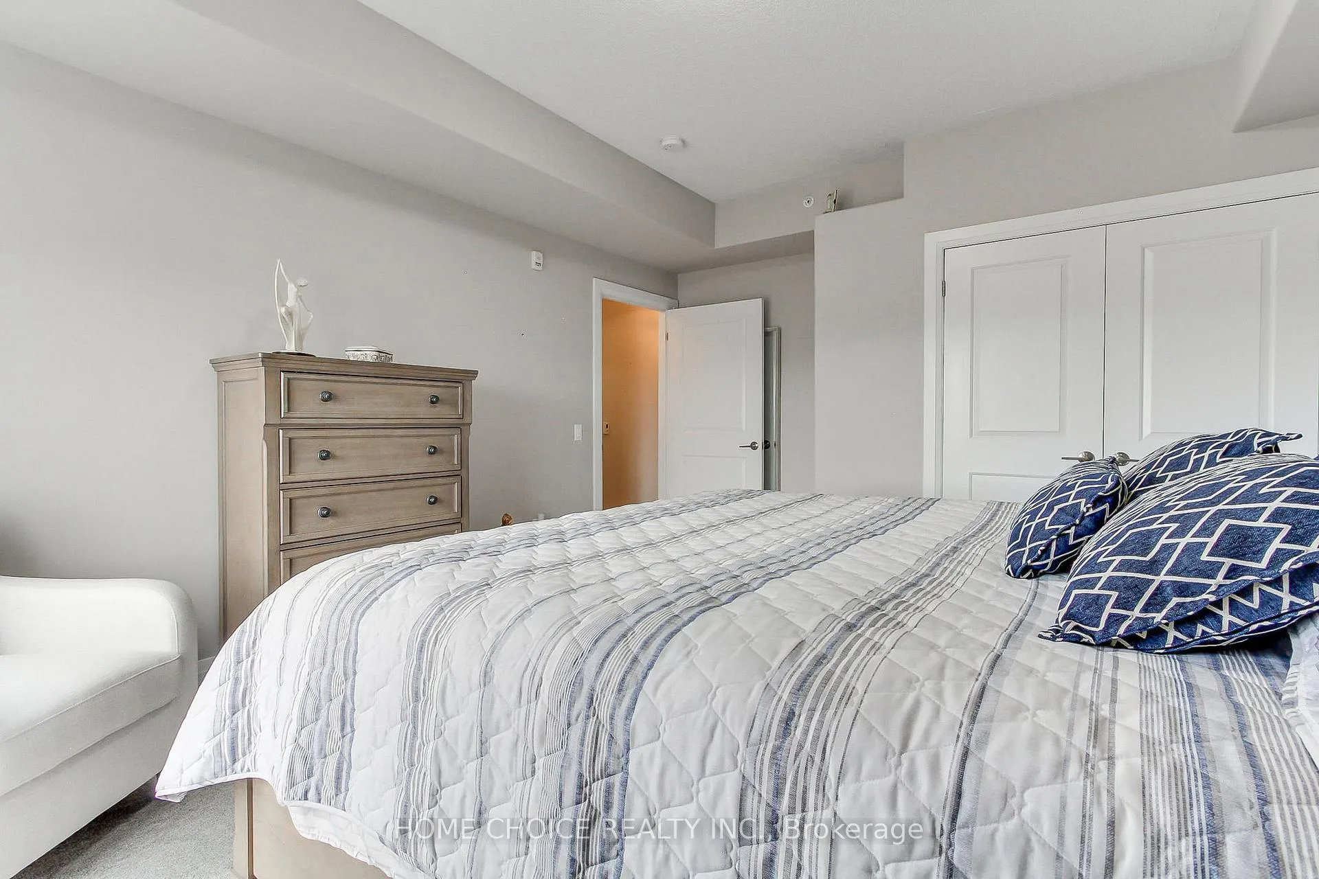Photo 29 of Unit 301, 720 Yonge Street E, Barrie, Painswick South — HOMEH