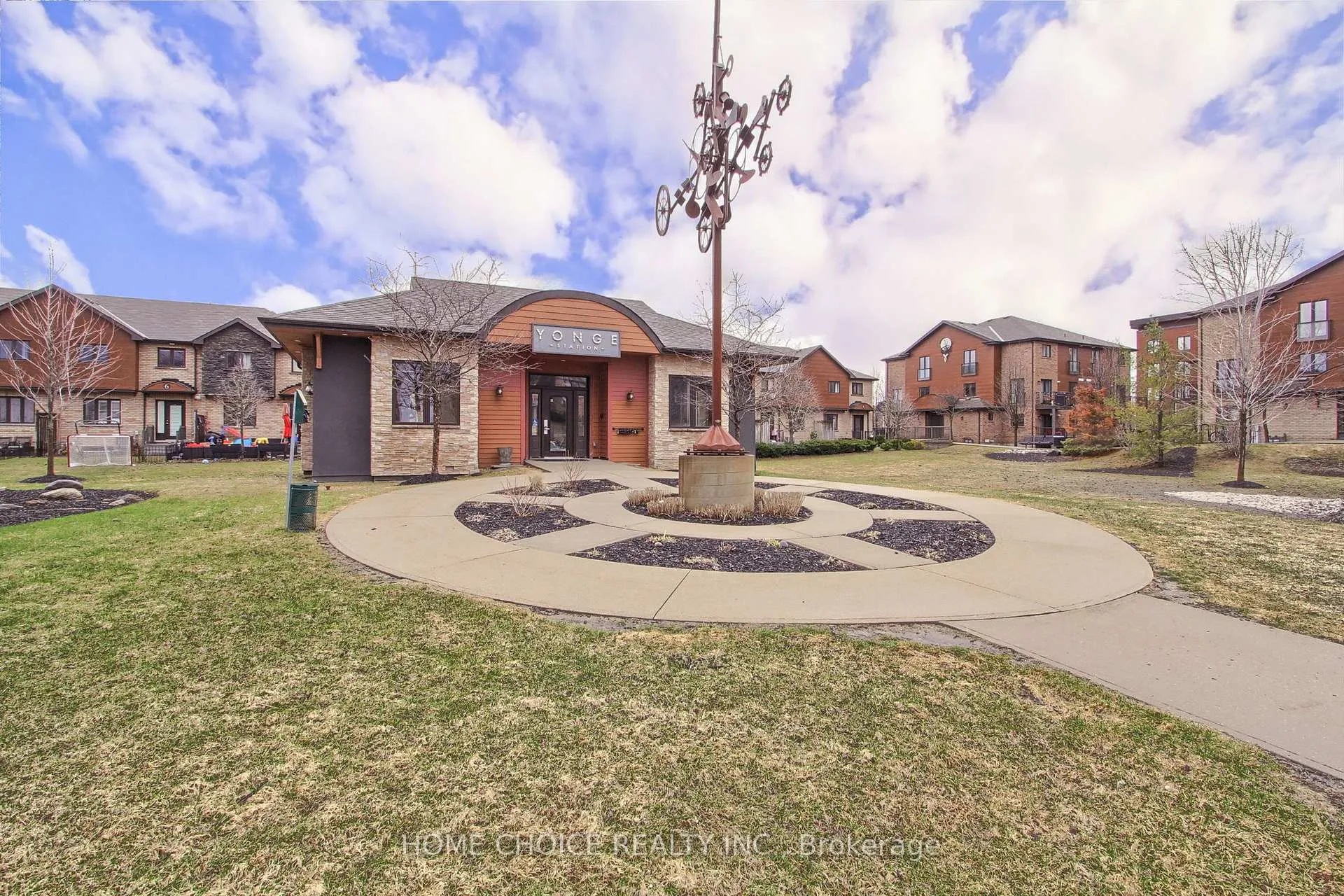 Photo 37 of Unit 301, 720 Yonge Street E, Barrie, Painswick South — HOMEH