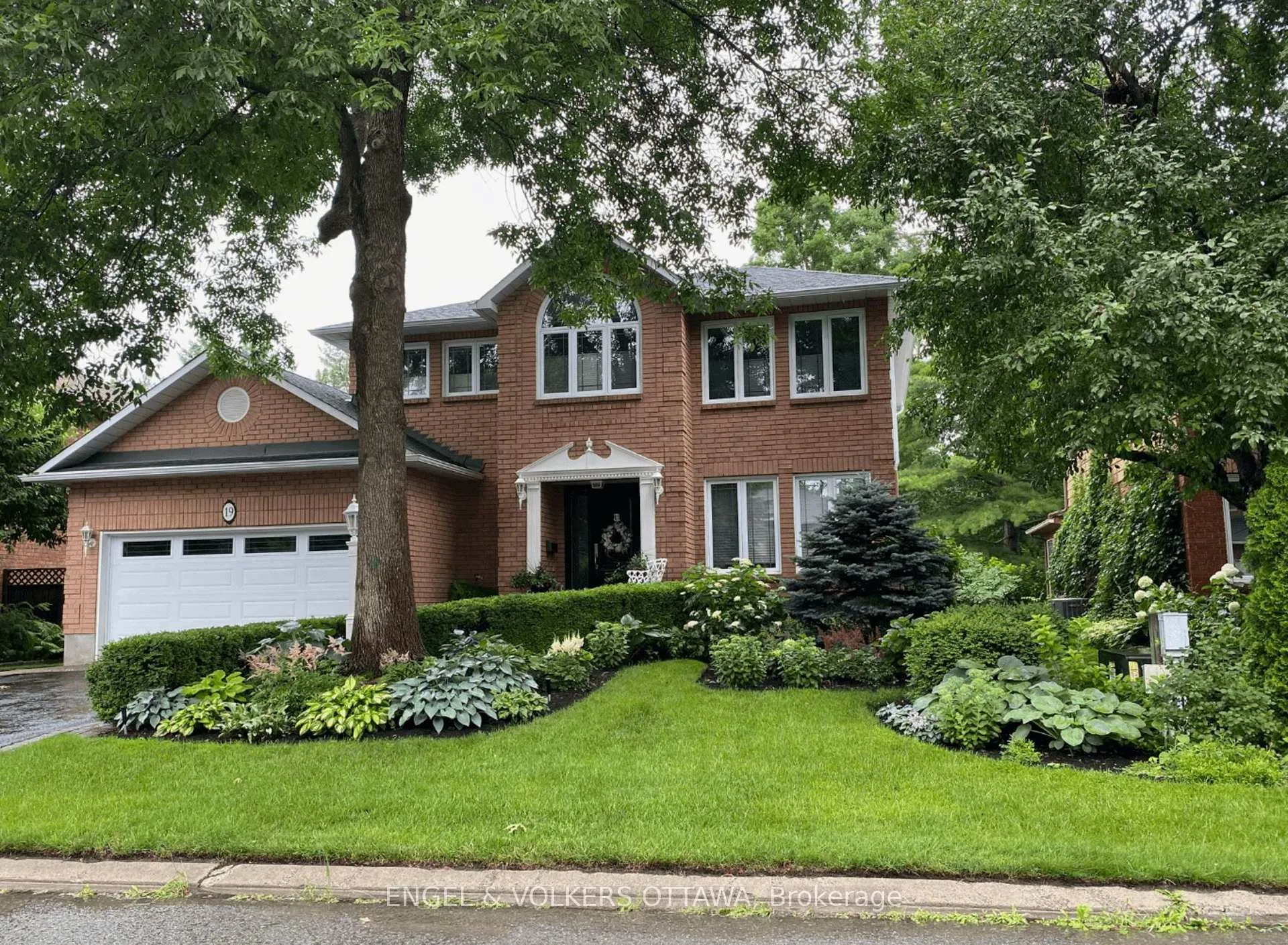 Photo 1 of 19 Kimmins Court, Ottawa, Kanata - Beaverbrook — HOMEH