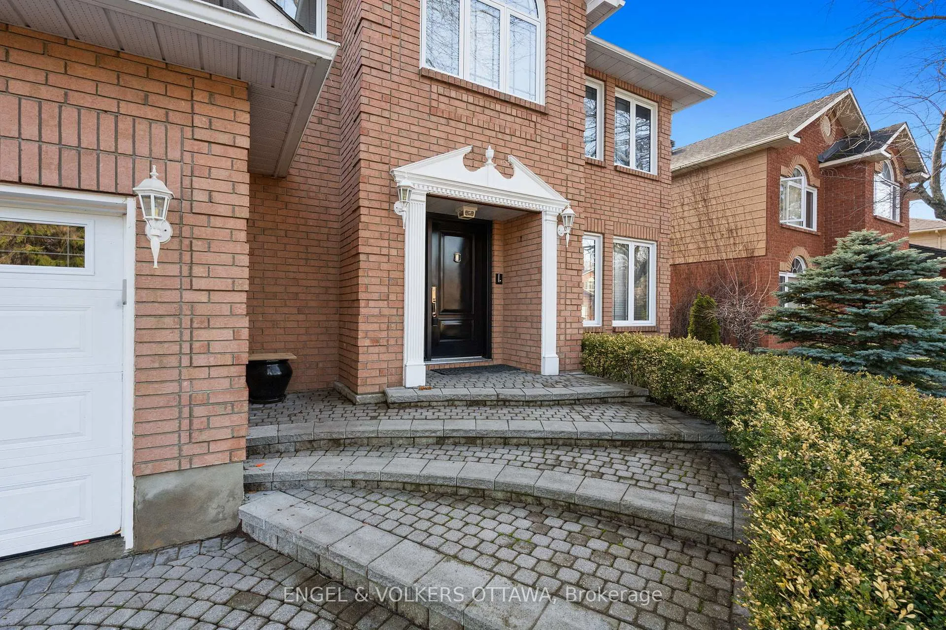 Photo 3 of 19 Kimmins Court, Ottawa, Kanata - Beaverbrook — HOMEH