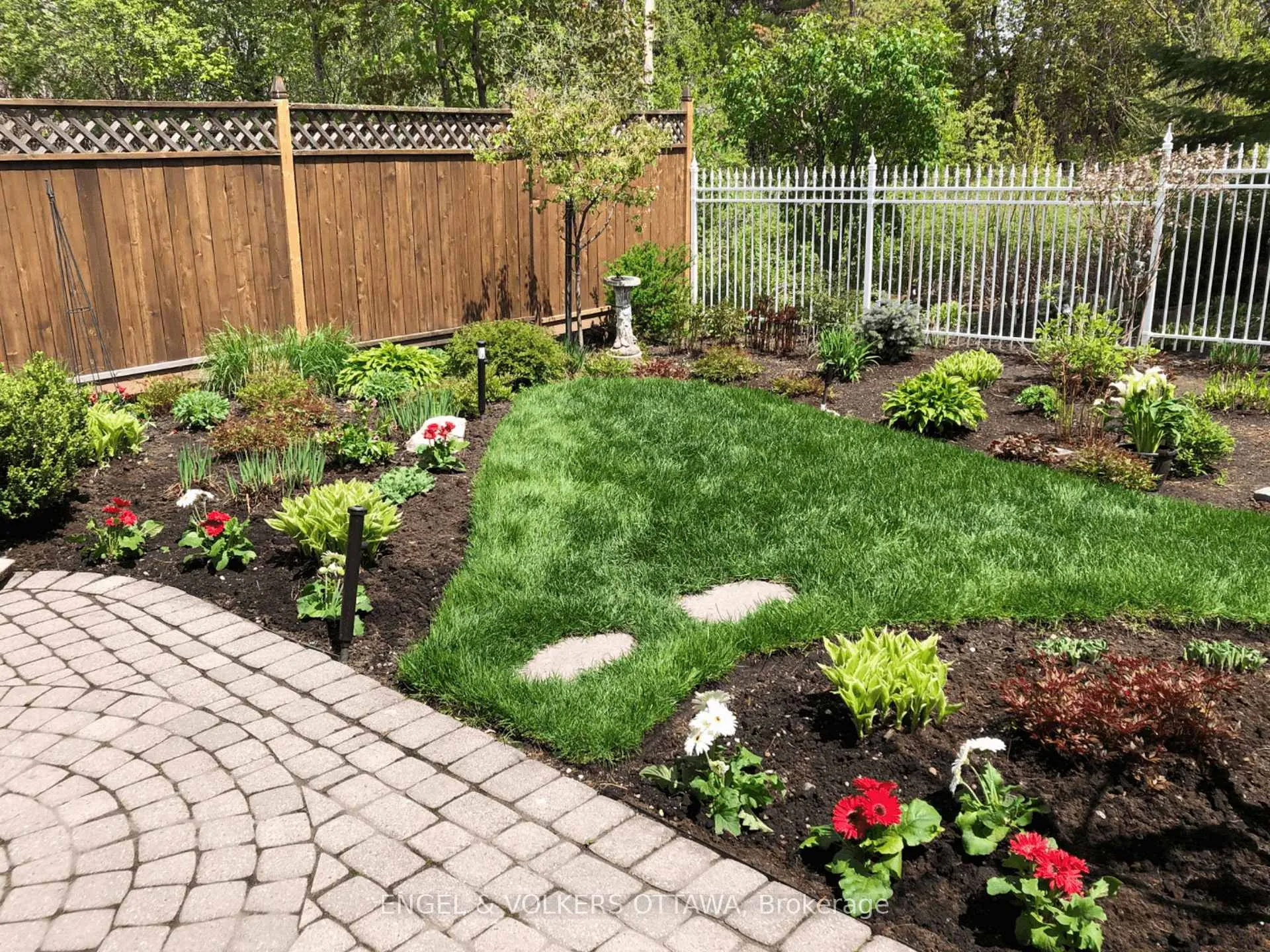 Photo 38 of 19 Kimmins Court, Ottawa, Kanata - Beaverbrook — HOMEH