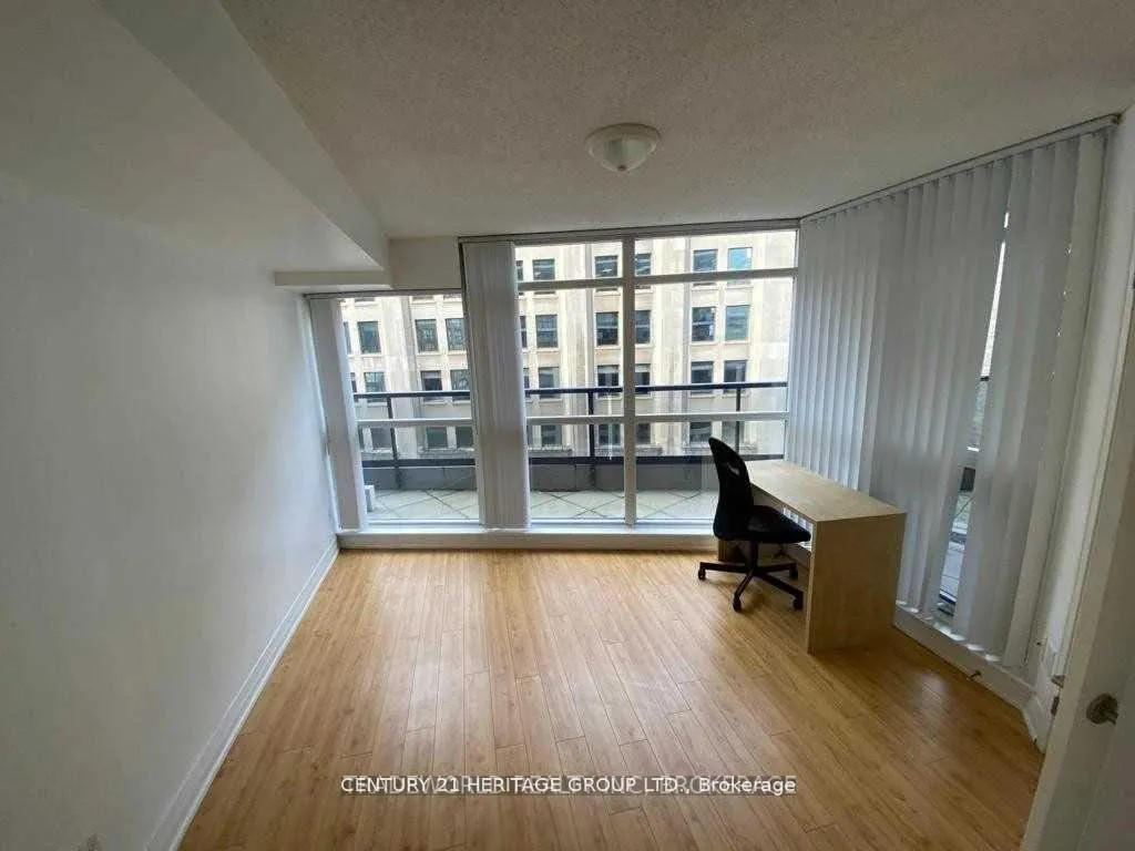 Photo 4 of Unit 704, 21 Carlton Street, Toronto, Church-Yonge Corridor — HOMEH