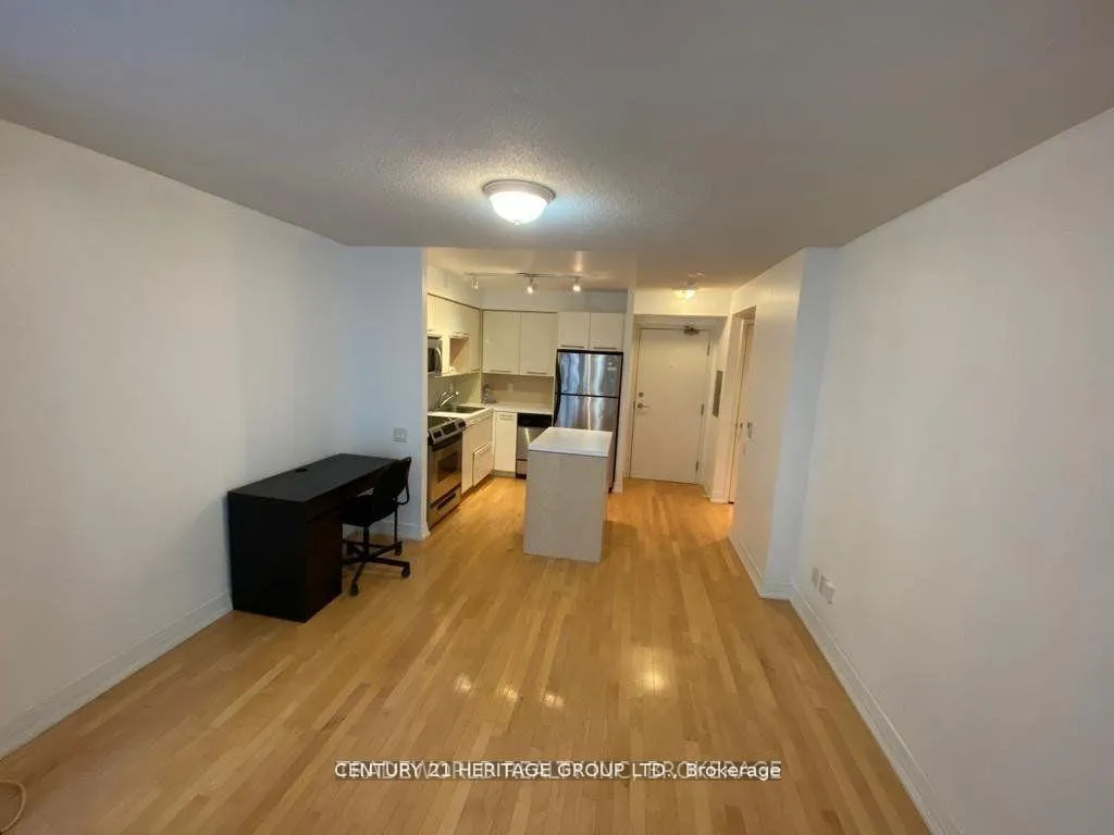 Photo 6 of Unit 704, 21 Carlton Street, Toronto, Church-Yonge Corridor — HOMEH