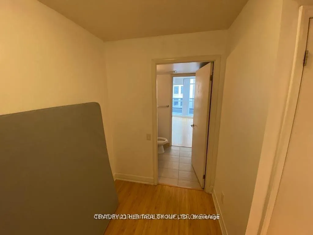 Photo 11 of Unit 704, 21 Carlton Street, Toronto, Church-Yonge Corridor — HOMEH
