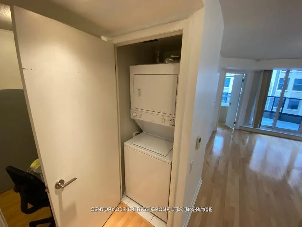 Photo 12 of Unit 704, 21 Carlton Street, Toronto, Church-Yonge Corridor — HOMEH