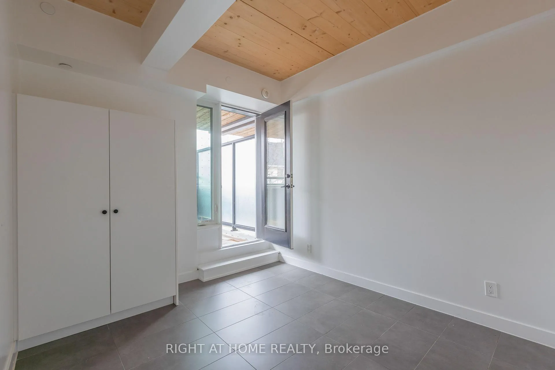 Photo 3 of Unit 201, 1598 Queen Street E, Toronto, Greenwood-Coxwell — HOMEH