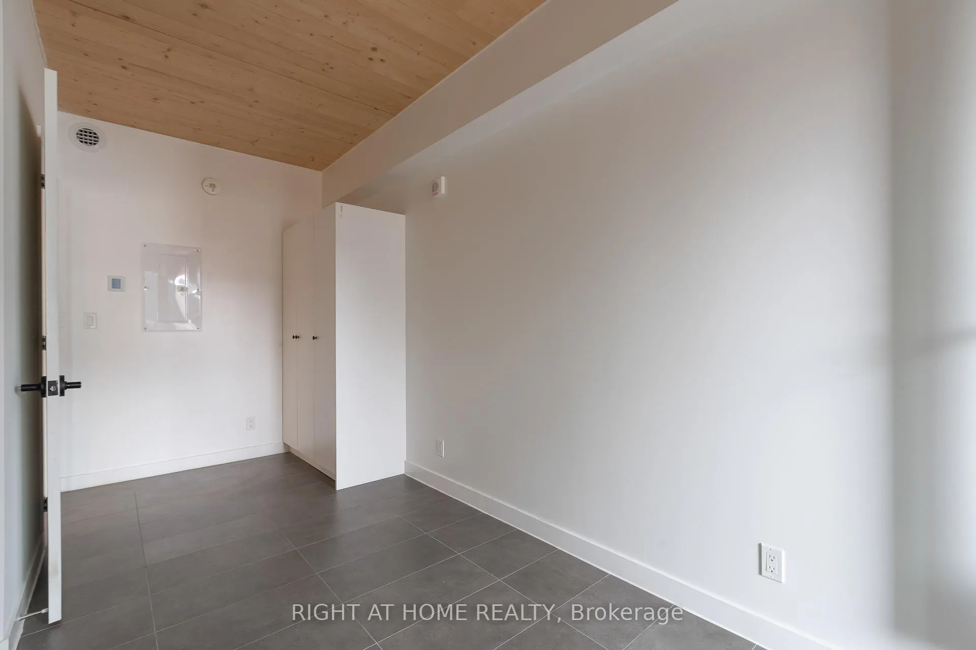Photo 7 of Unit 201, 1598 Queen Street E, Toronto, Greenwood-Coxwell — HOMEH