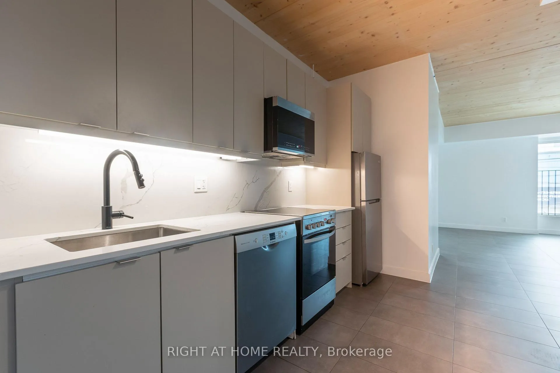 Photo 14 of Unit 201, 1598 Queen Street E, Toronto, Greenwood-Coxwell — HOMEH
