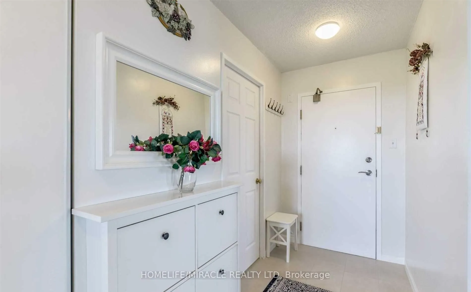 Photo 4 of Unit 902, 12 Laurelcrest Street, Brampton, Queen Street Corridor — HOMEH
