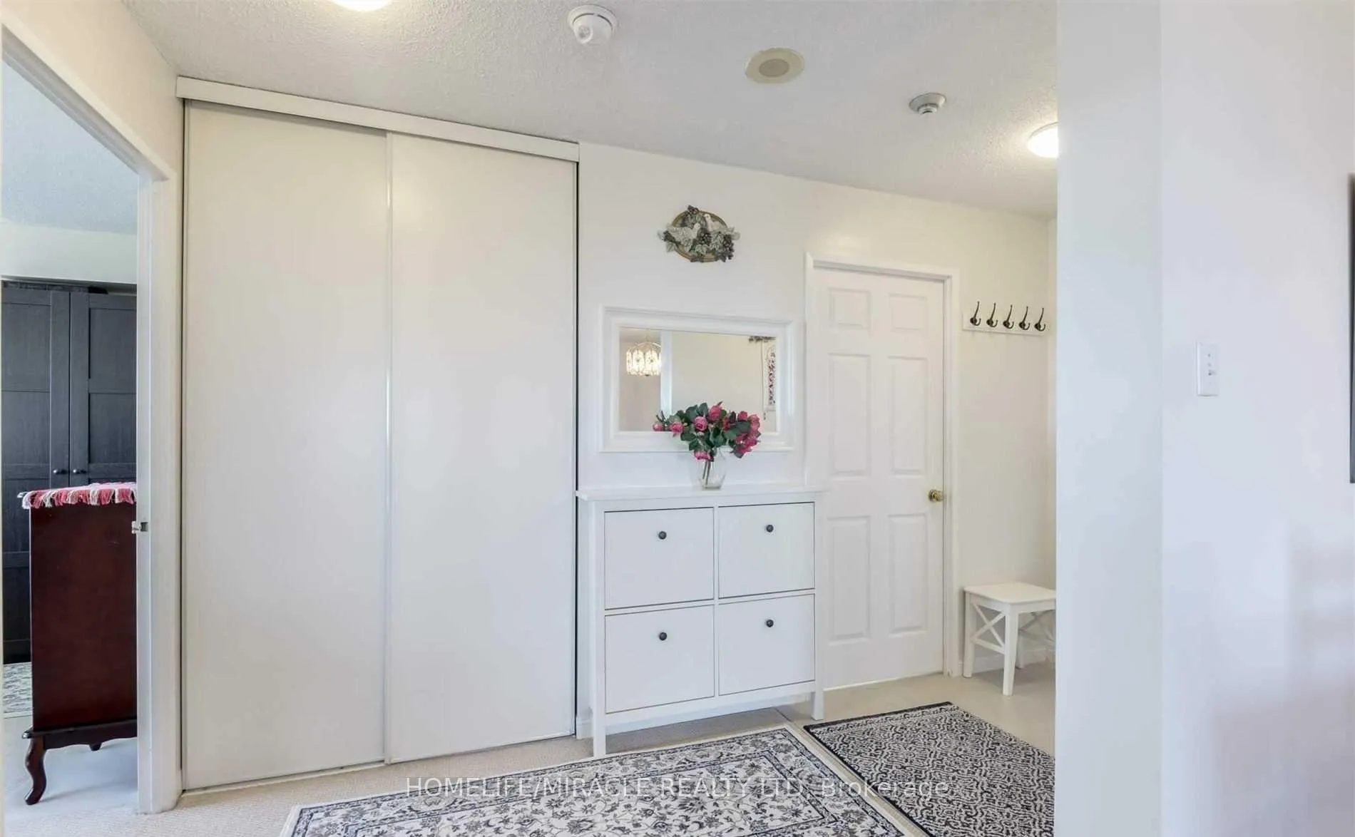 Photo 5 of Unit 902, 12 Laurelcrest Street, Brampton, Queen Street Corridor — HOMEH