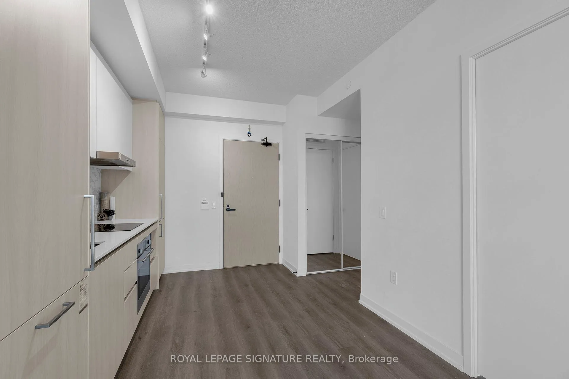 Photo 9 of Unit 3210, 225 Commerce Street, Vaughan, Vaughan Corporate Centre — HOMEH