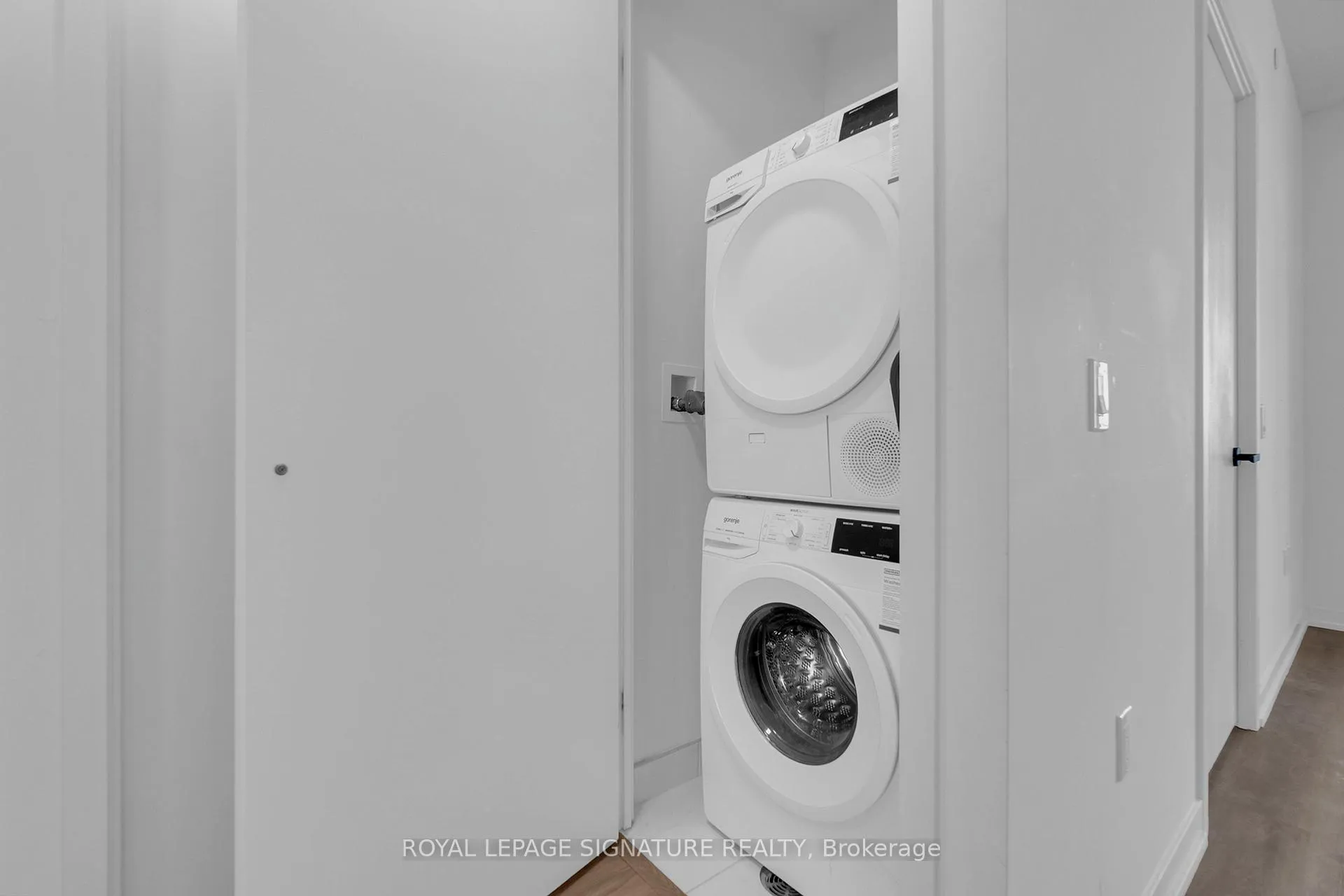 Photo 32 of Unit 3210, 225 Commerce Street, Vaughan, Vaughan Corporate Centre — HOMEH