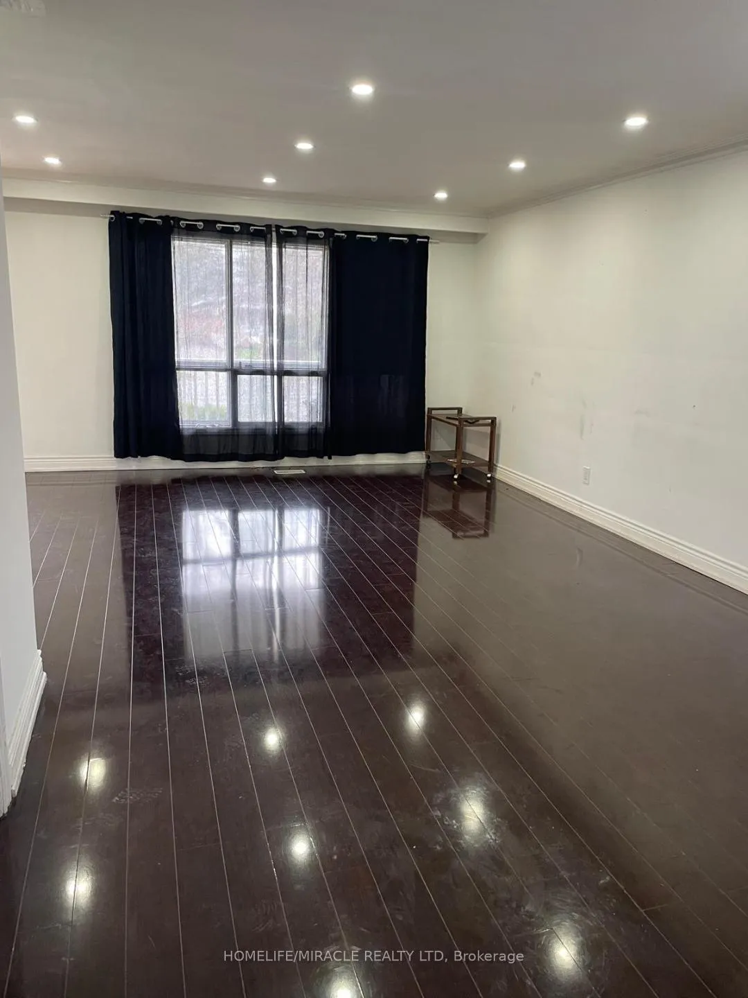 Photo 3 of Unit main, 422 Brimorton Drive, Scarborough, Woburn — HOMEH