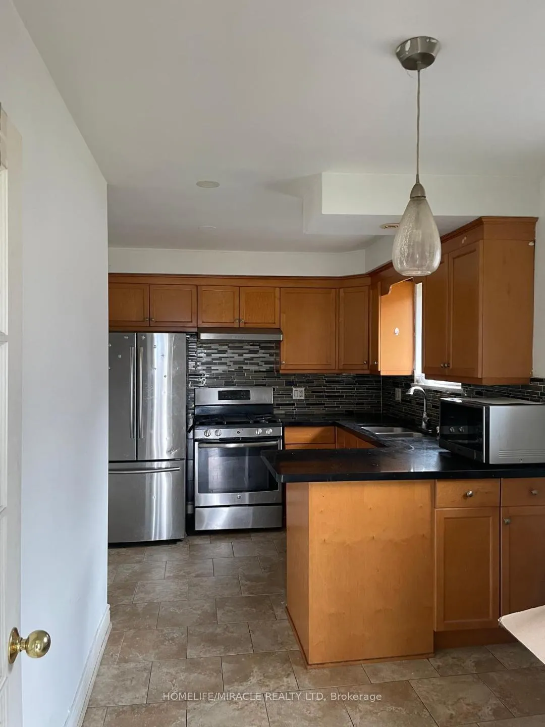 Photo 5 of Unit main, 422 Brimorton Drive, Scarborough, Woburn — HOMEH