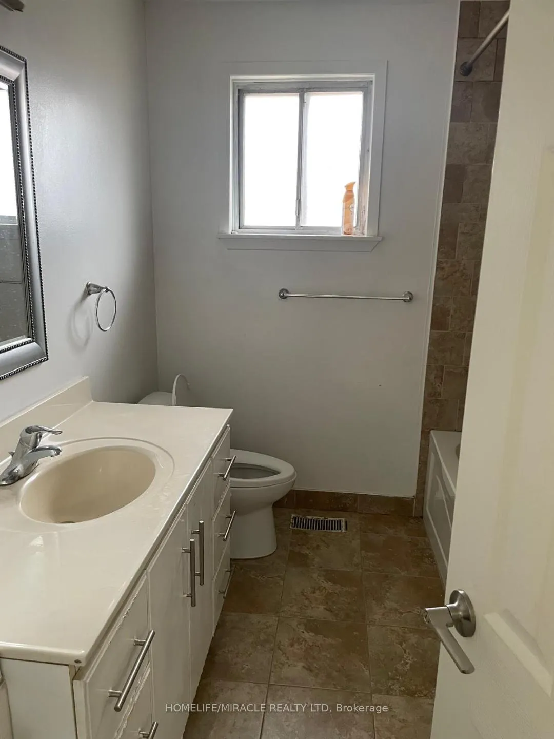 Photo 9 of Unit main, 422 Brimorton Drive, Scarborough, Woburn — HOMEH