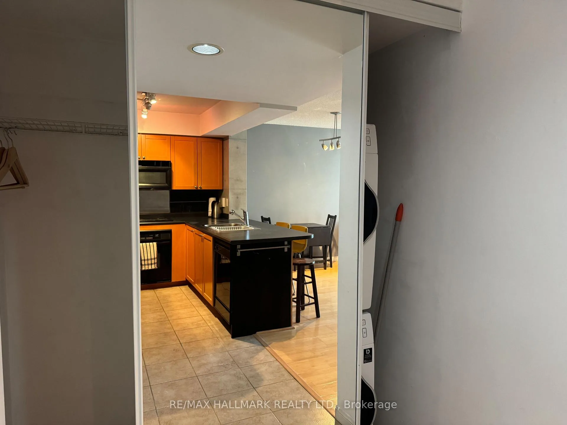 Photo 2 of Unit PH07, 330 Adelaide Street E, Toronto, Moss Park — HOMEH
