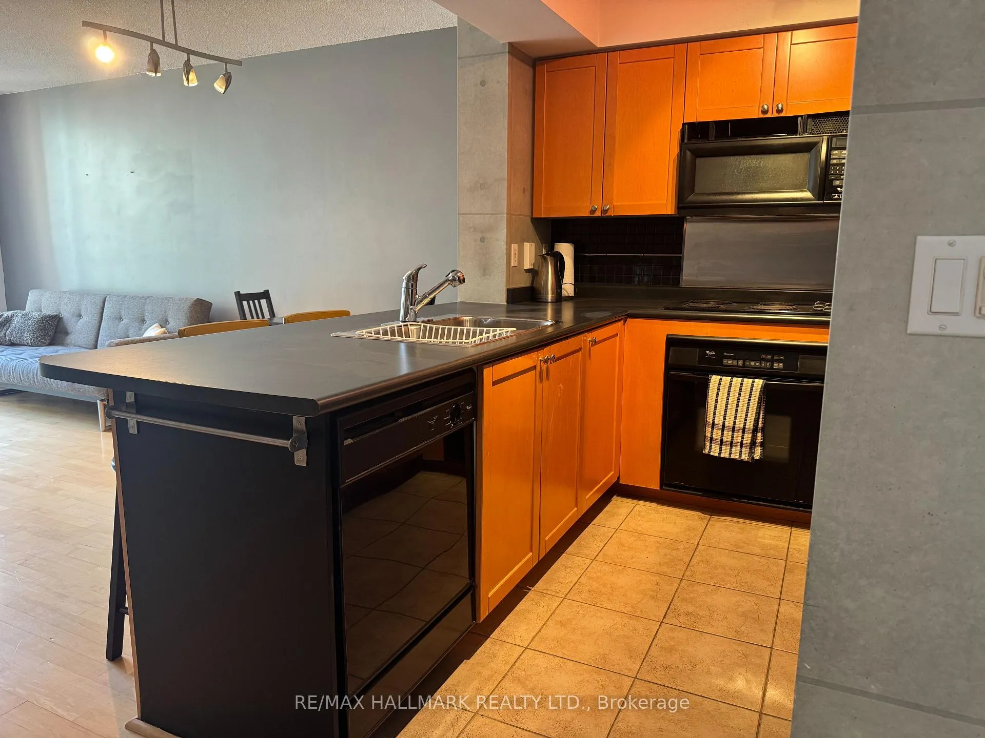Photo 5 of Unit PH07, 330 Adelaide Street E, Toronto, Moss Park — HOMEH