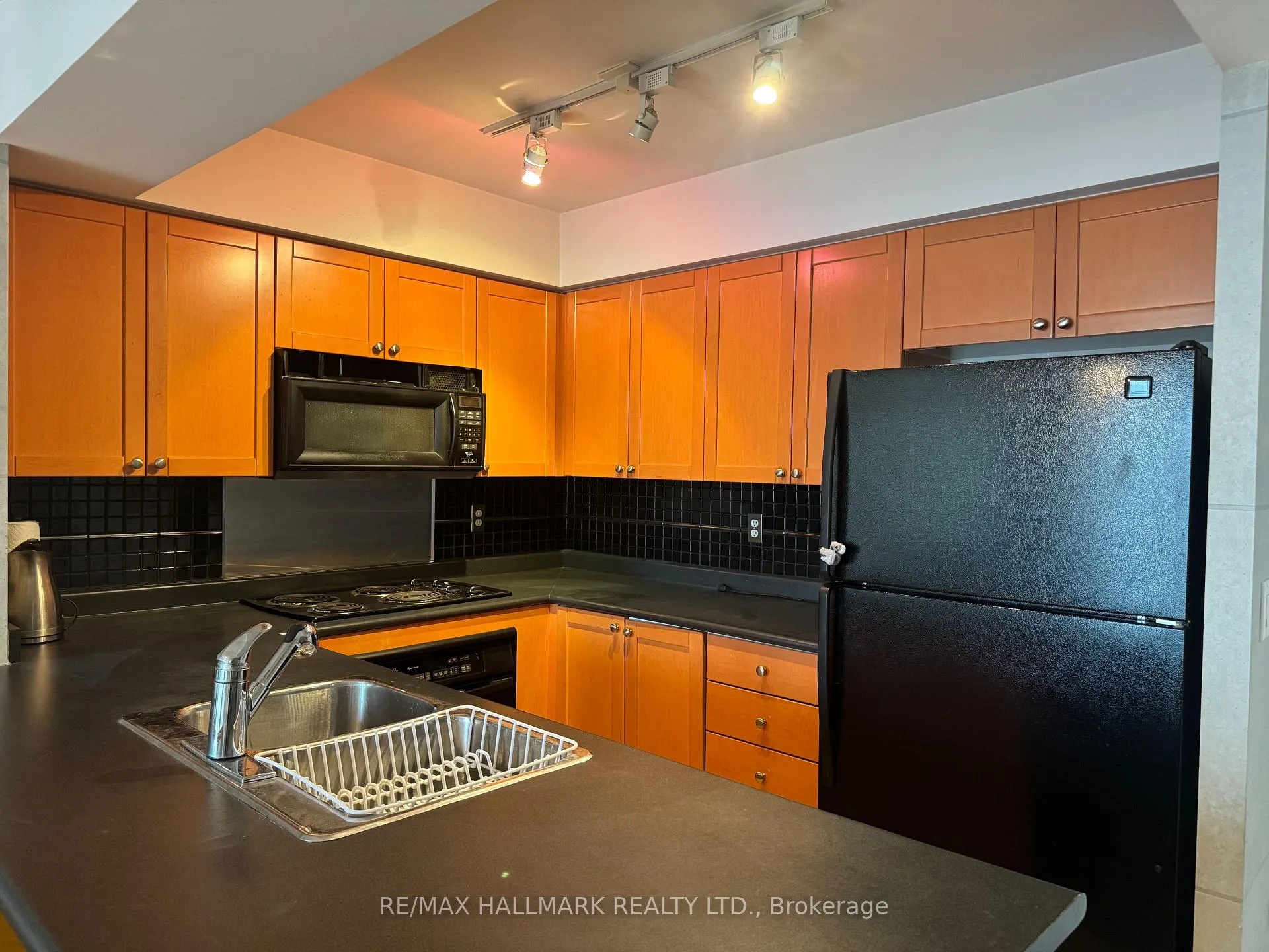 Photo 6 of Unit PH07, 330 Adelaide Street E, Toronto, Moss Park — HOMEH