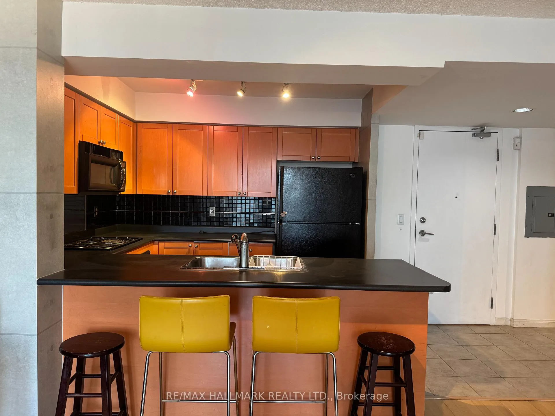 Photo 8 of Unit PH07, 330 Adelaide Street E, Toronto, Moss Park — HOMEH