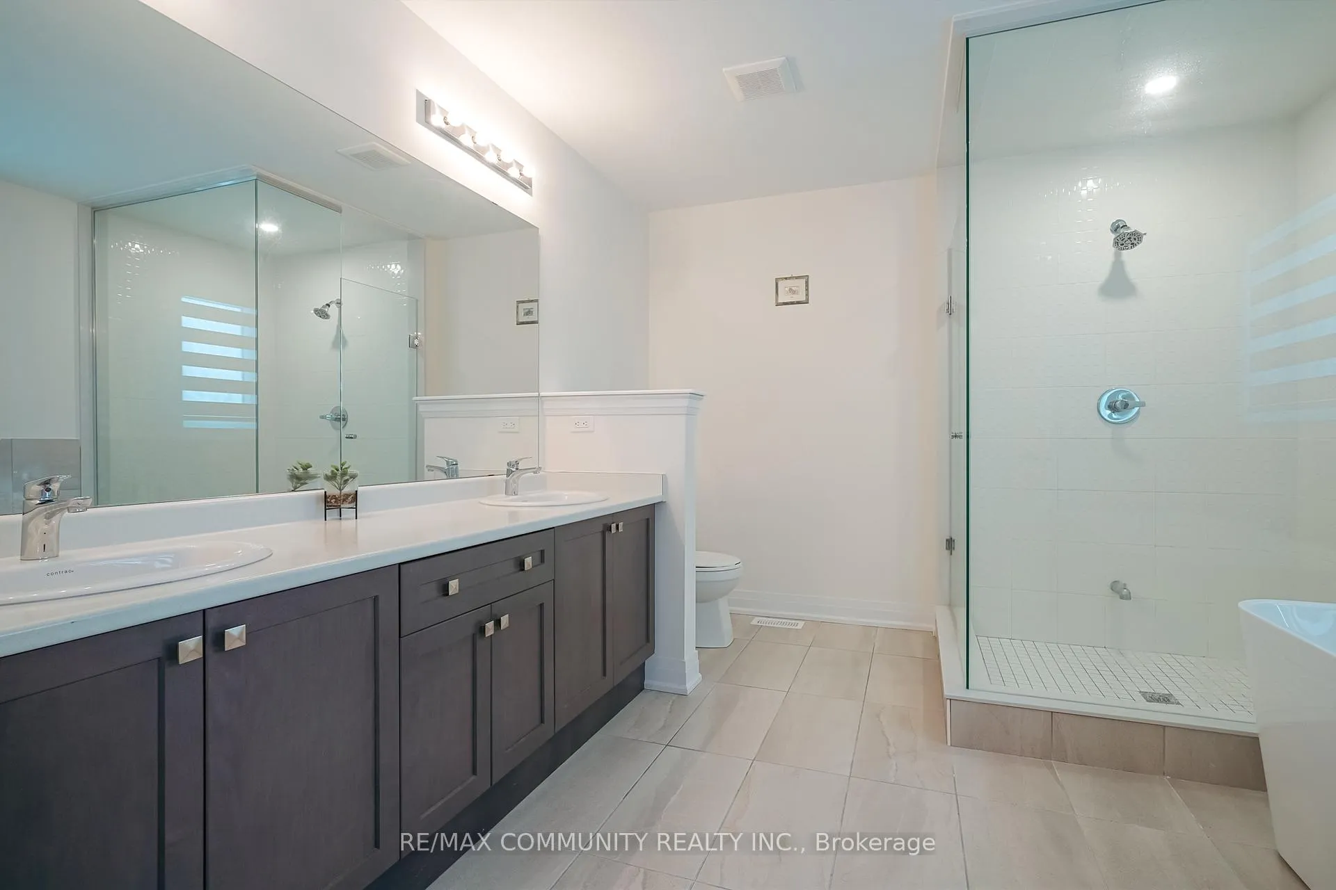 Photo 28 of 55 Hoad Street, Clarington, Newcastle — HOMEH
