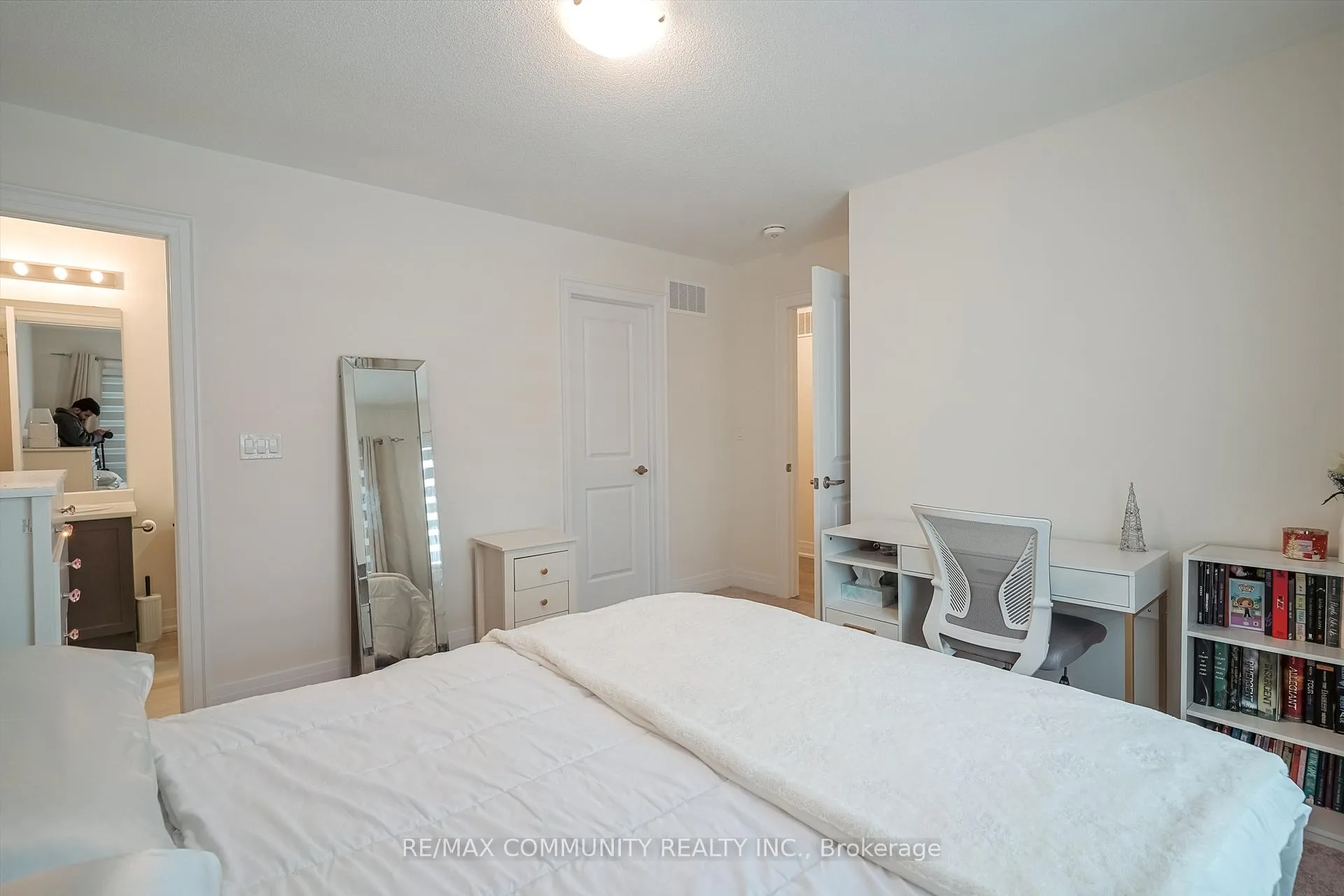 Photo 42 of 55 Hoad Street, Clarington, Newcastle — HOMEH