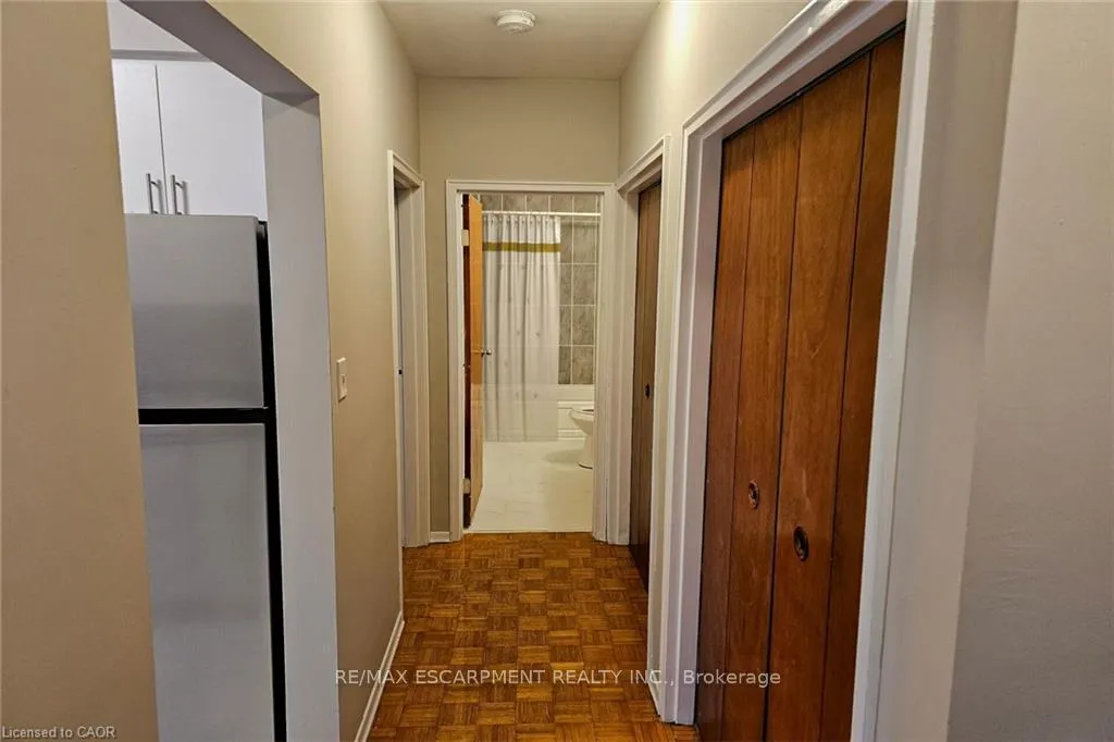 Photo 5 of Unit B2, 2205 King Street E, Hamilton, Glenview — HOMEH