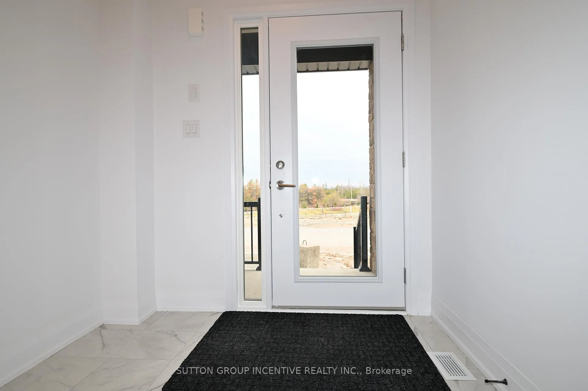 Photo 2 of Unit 1, 32 Winery Way, Barrie, Rural Barrie Southeast — HOMEH