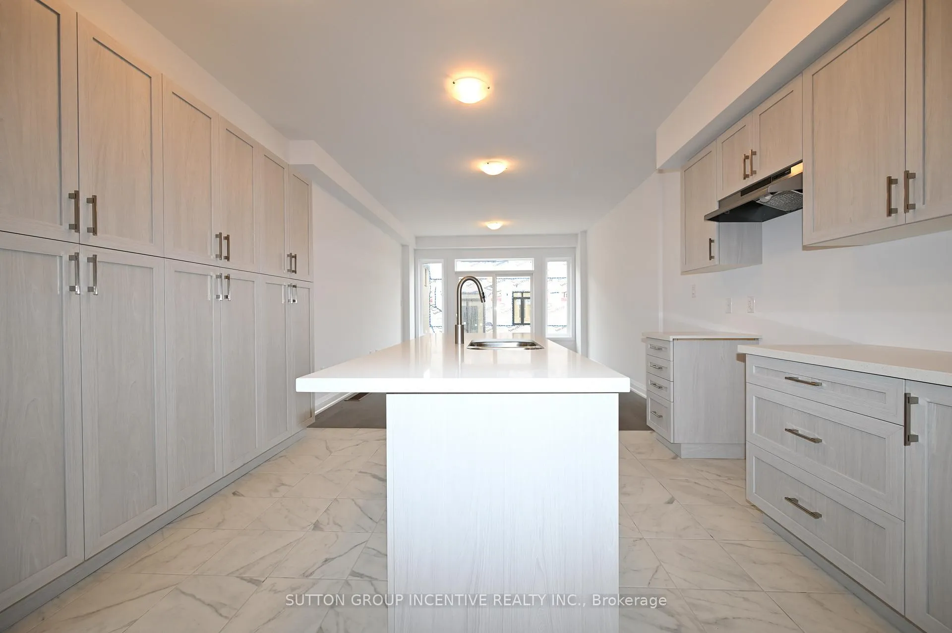 Photo 3 of Unit 1, 32 Winery Way, Barrie, Rural Barrie Southeast — HOMEH