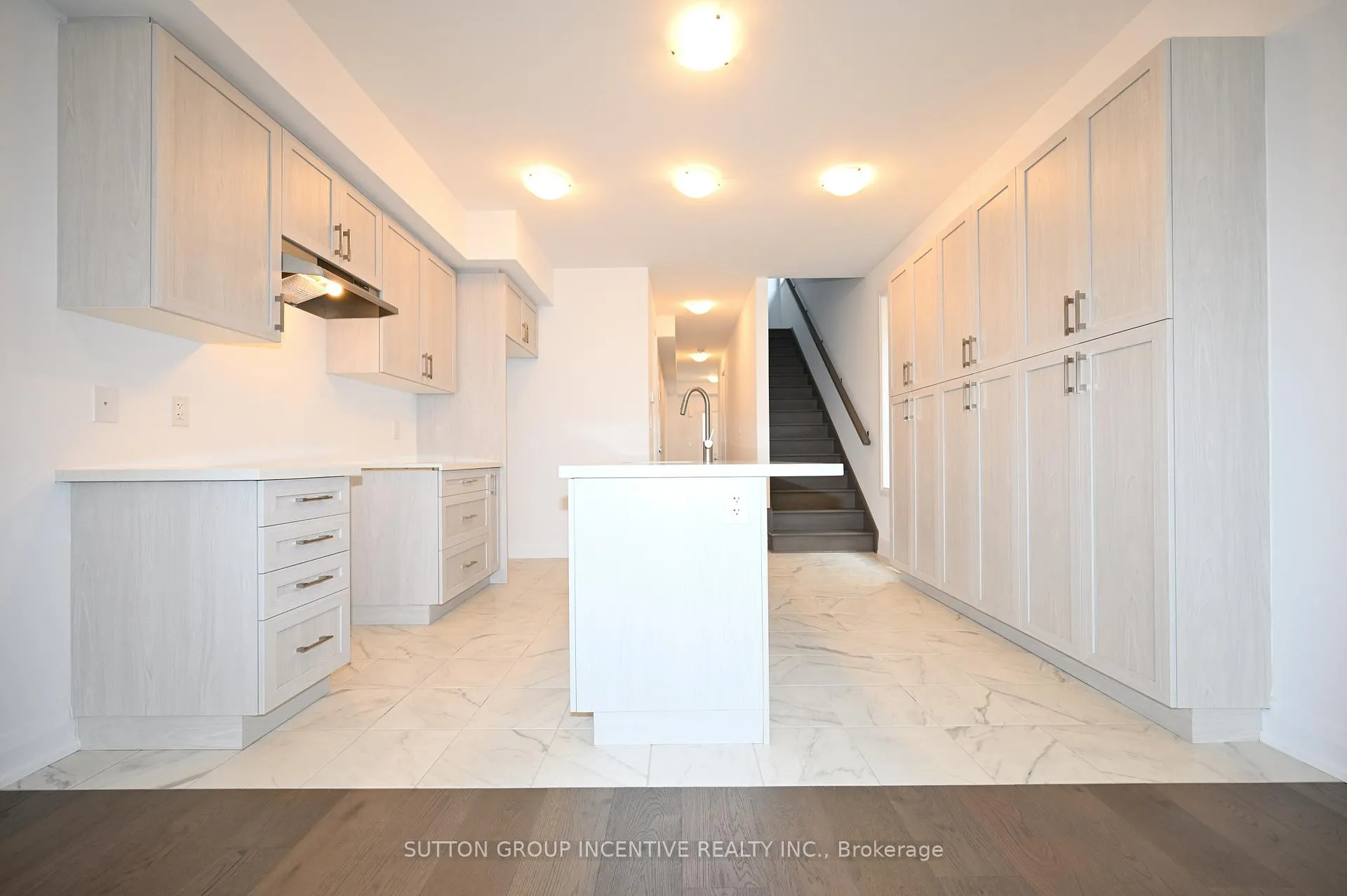 Photo 7 of Unit 1, 32 Winery Way, Barrie, Rural Barrie Southeast — HOMEH