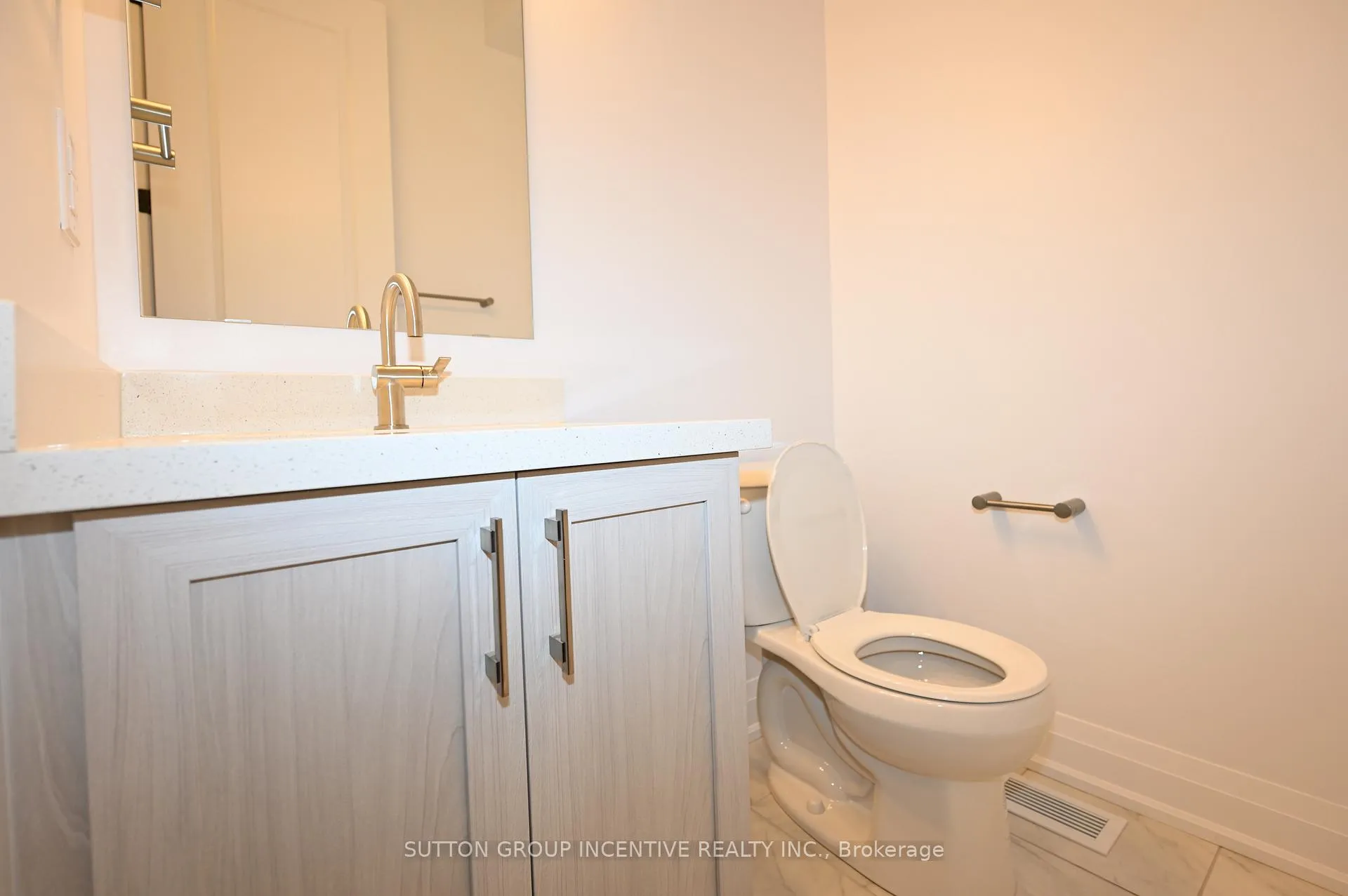 Photo 9 of Unit 1, 32 Winery Way, Barrie, Rural Barrie Southeast — HOMEH