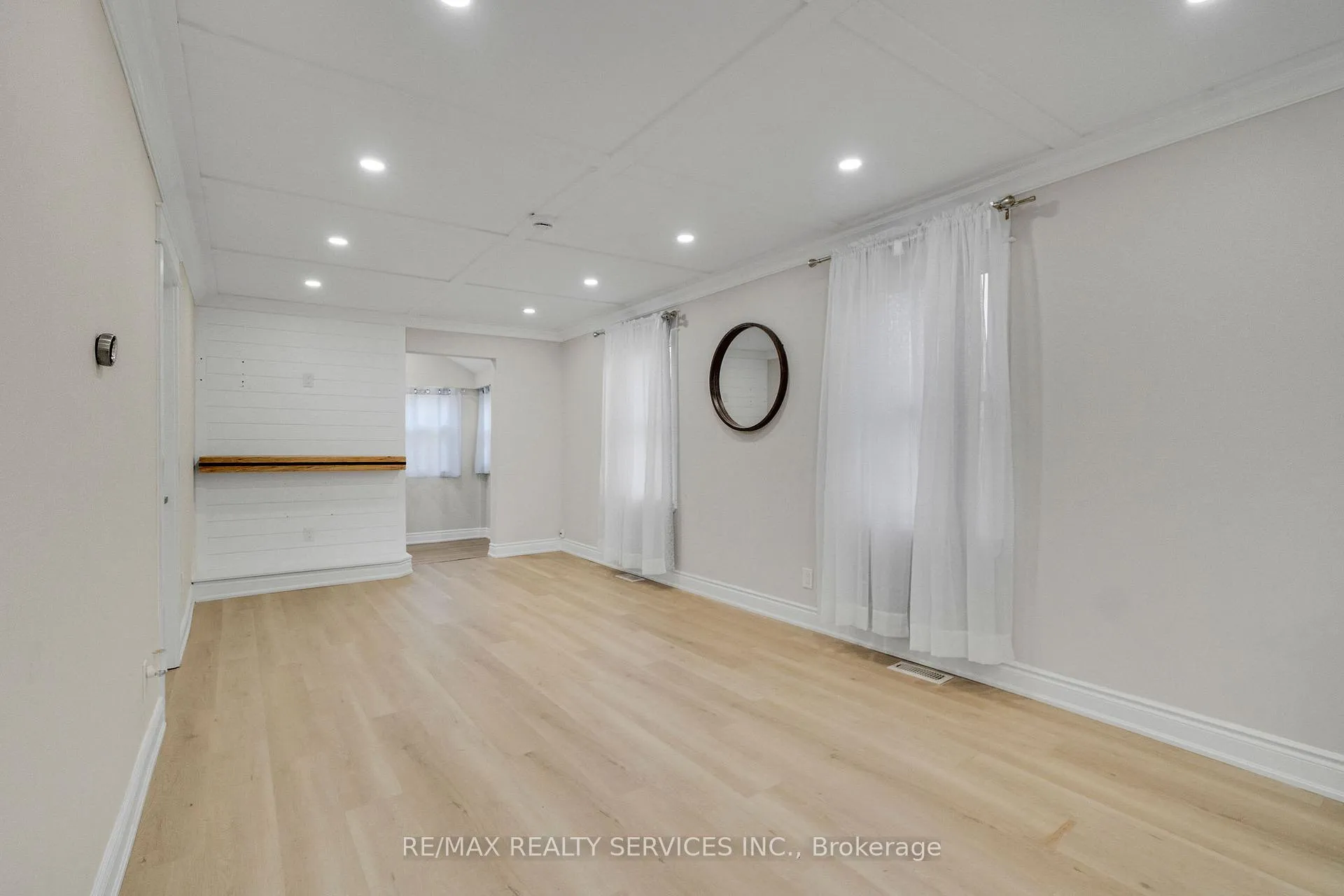Photo 4 of Unit Upper, 171 Britannia Avenue, Hamilton, Crown Point — HOMEH