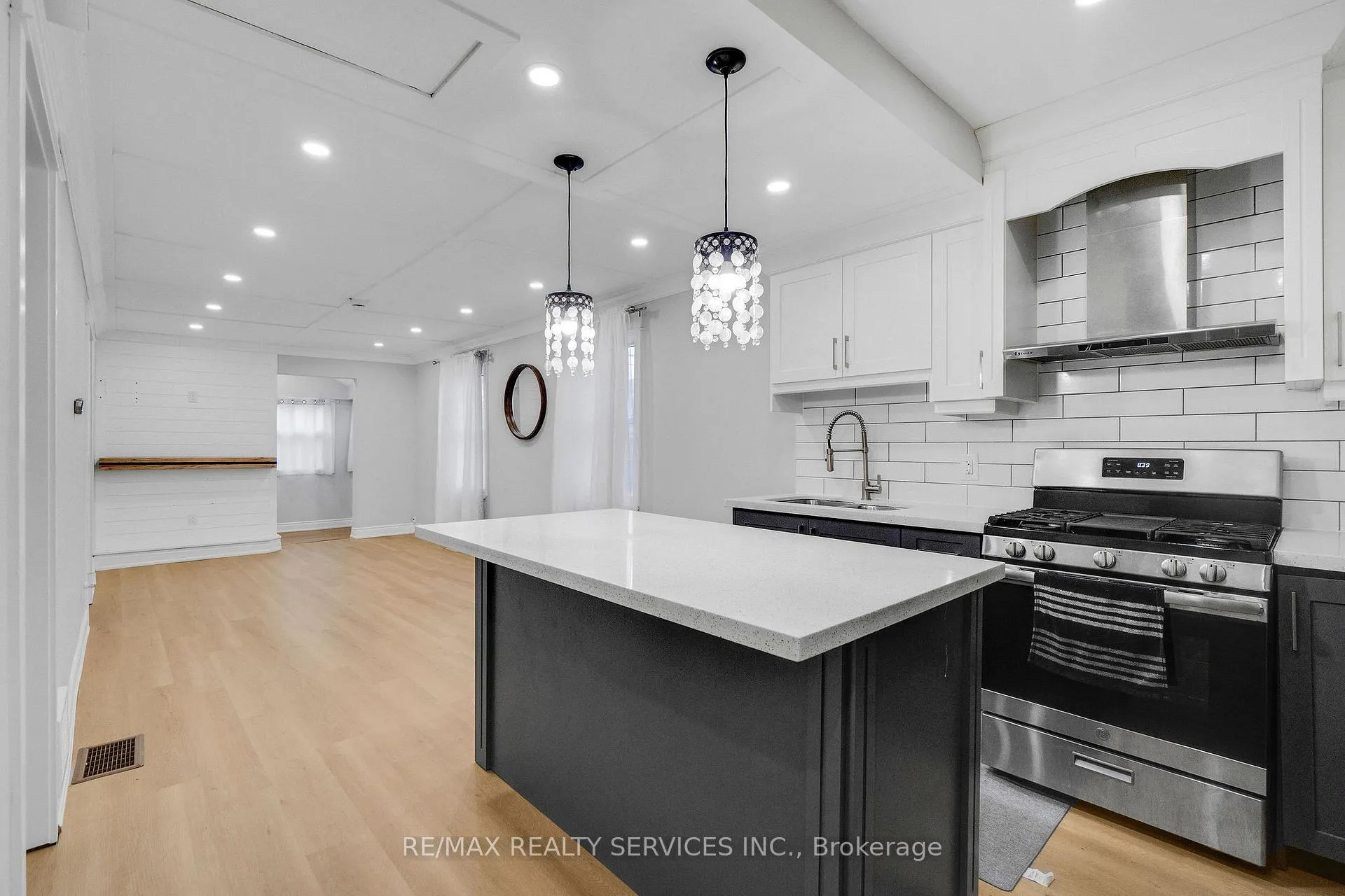 Photo 5 of Unit Upper, 171 Britannia Avenue, Hamilton, Crown Point — HOMEH