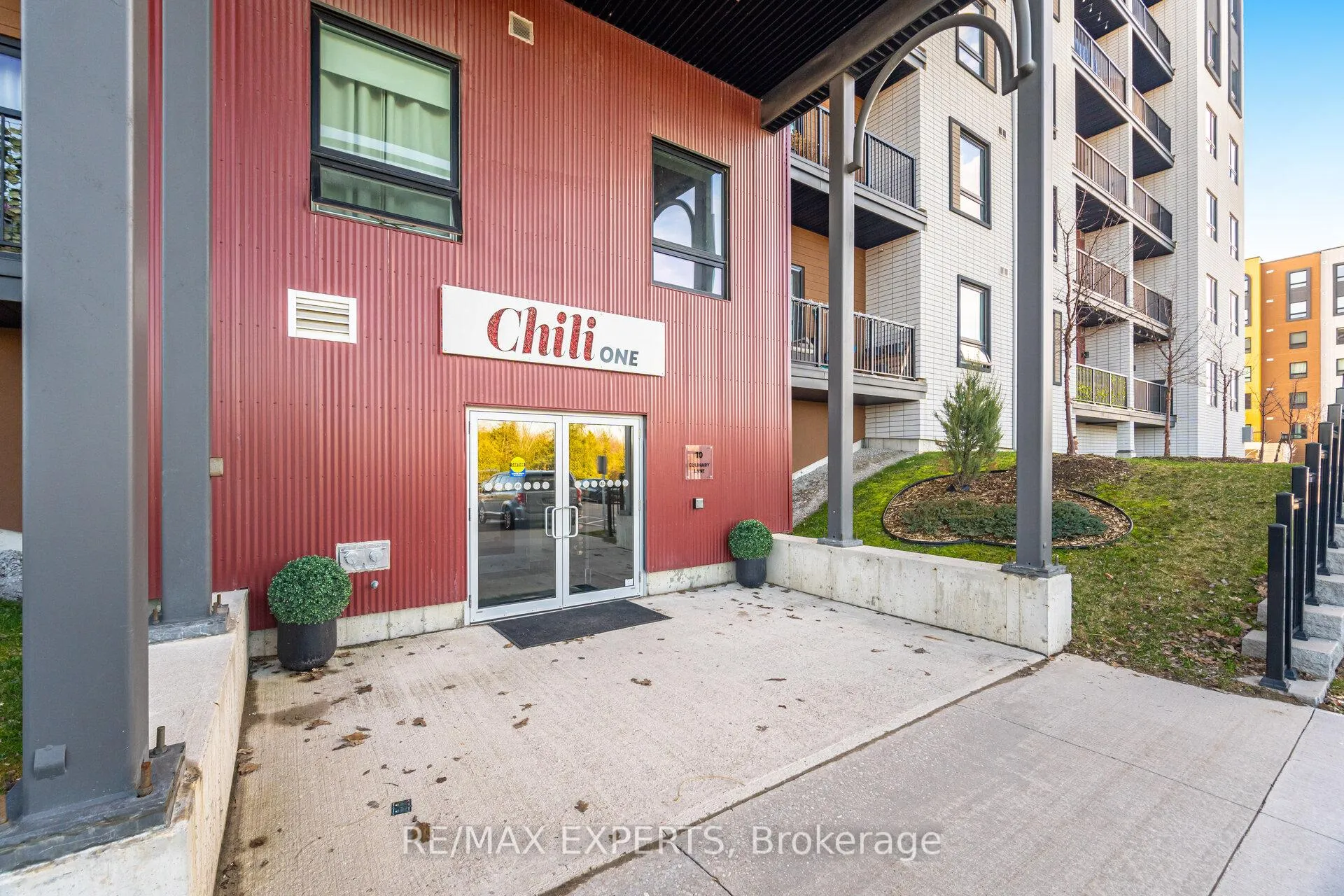 Photo 2 of Unit 605, 10 Culinary Lane, Barrie, Rural Barrie Southeast — HOMEH