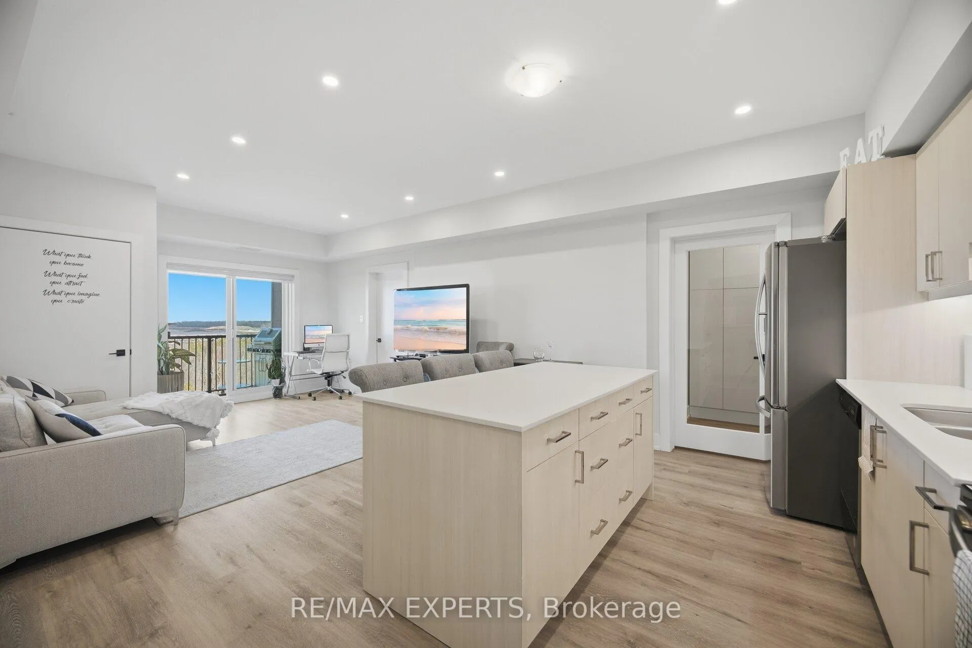 Photo 9 of Unit 605, 10 Culinary Lane, Barrie, Rural Barrie Southeast — HOMEH