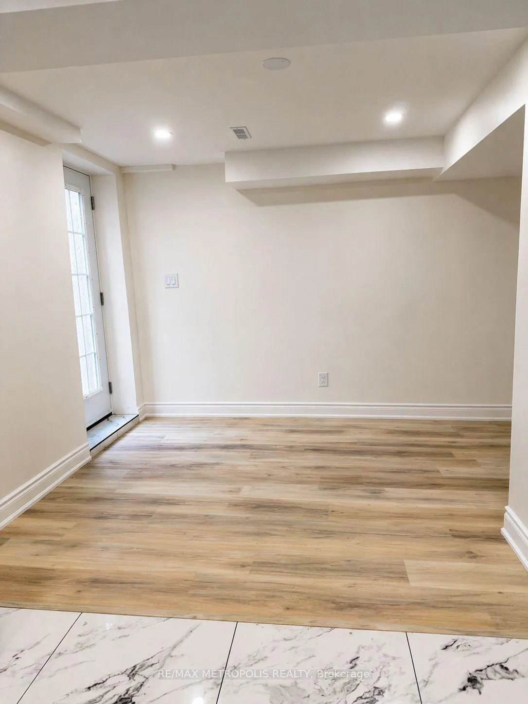 Photo 2 of Unit Bsmt, 754 Eyer Drive, Pickering, West Shore — HOMEH