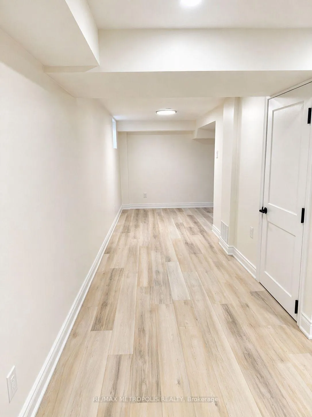 Photo 3 of Unit Bsmt, 754 Eyer Drive, Pickering, West Shore — HOMEH