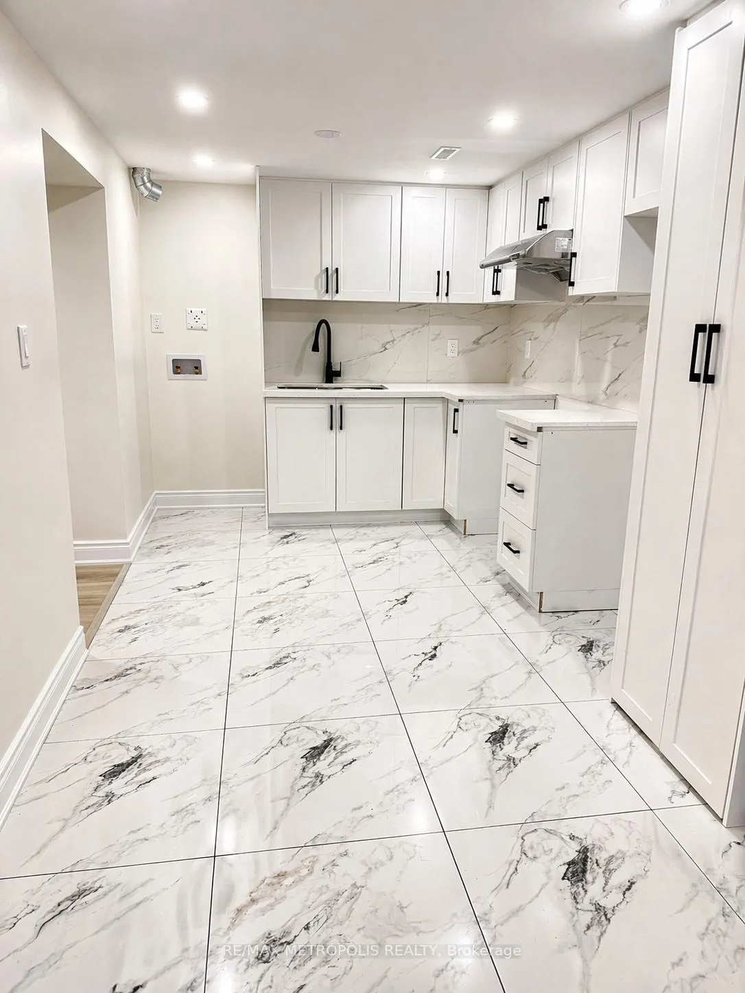 Photo 5 of Unit Bsmt, 754 Eyer Drive, Pickering, West Shore — HOMEH