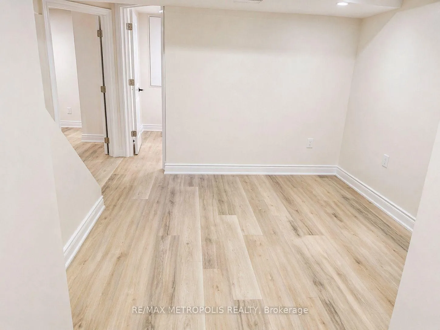 Photo 8 of Unit Bsmt, 754 Eyer Drive, Pickering, West Shore — HOMEH