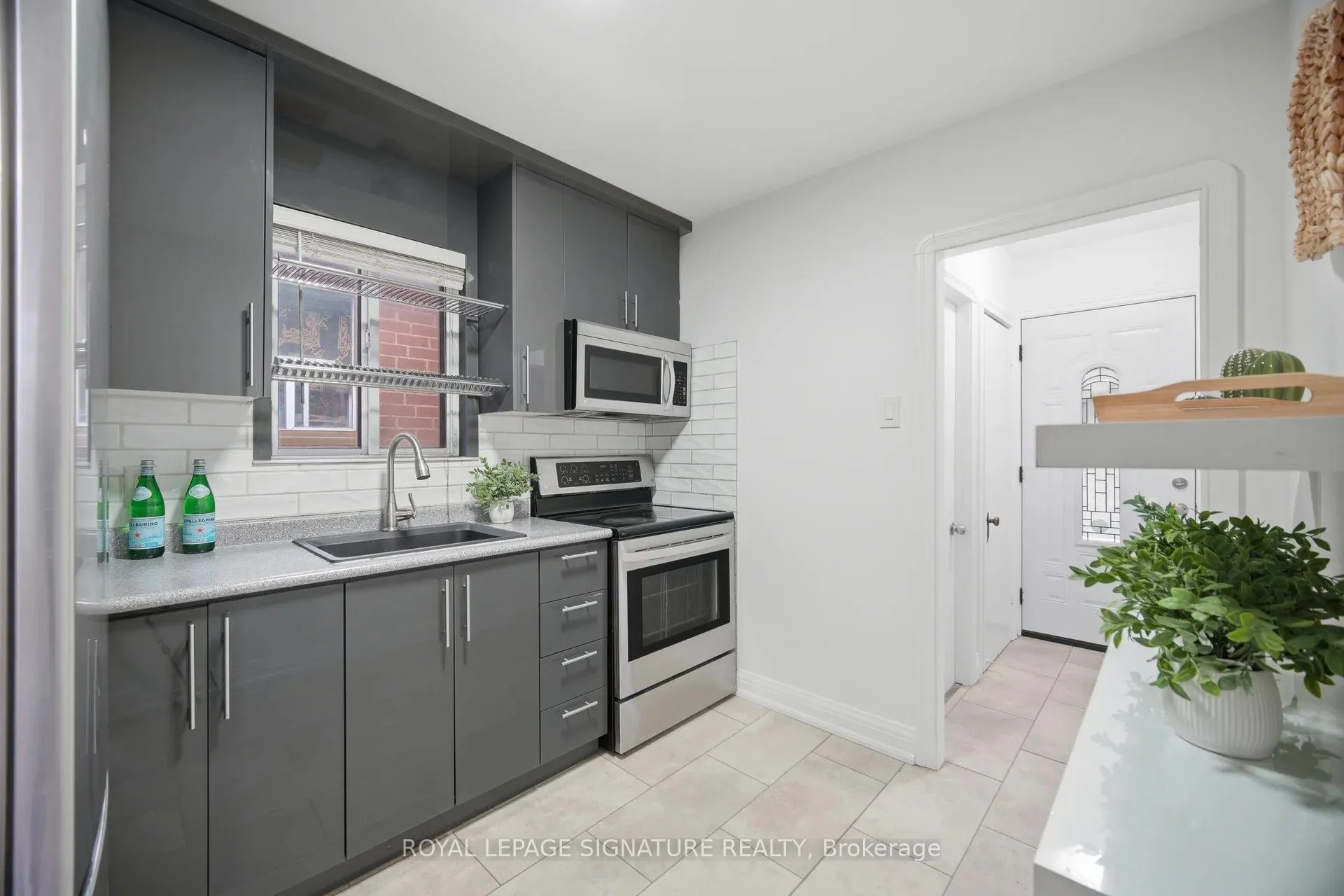 Photo 14 of 77 Ypres Road, Toronto, Keelesdale-Eglinton West — HOMEH