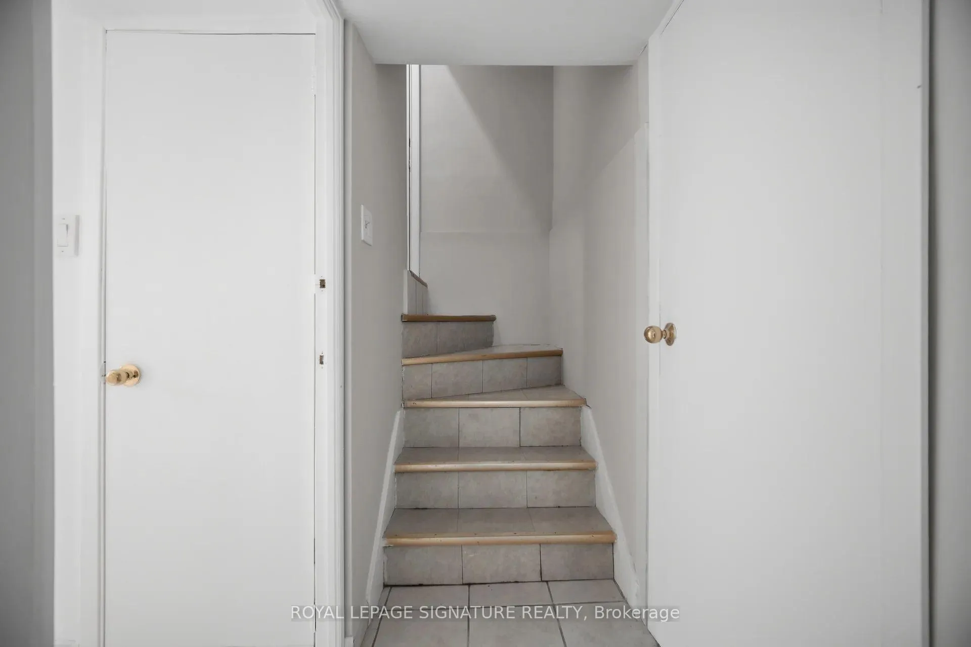 Photo 26 of 77 Ypres Road, Toronto, Keelesdale-Eglinton West — HOMEH