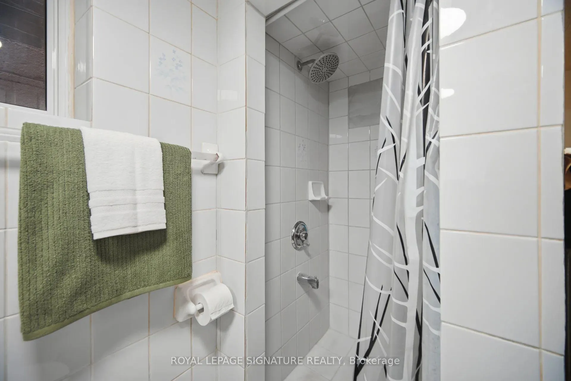 Photo 39 of 77 Ypres Road, Toronto, Keelesdale-Eglinton West — HOMEH