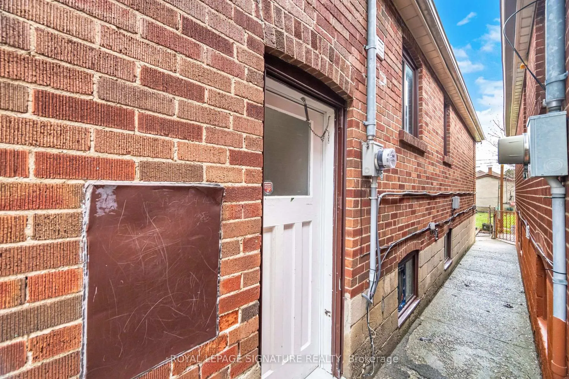 Photo 41 of 77 Ypres Road, Toronto, Keelesdale-Eglinton West — HOMEH