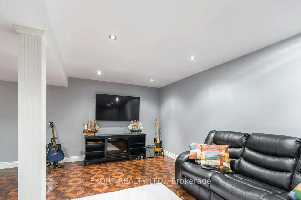 Photo 32 of 24 Kaiser Court, Belleville, Belleville Ward — HOMEH