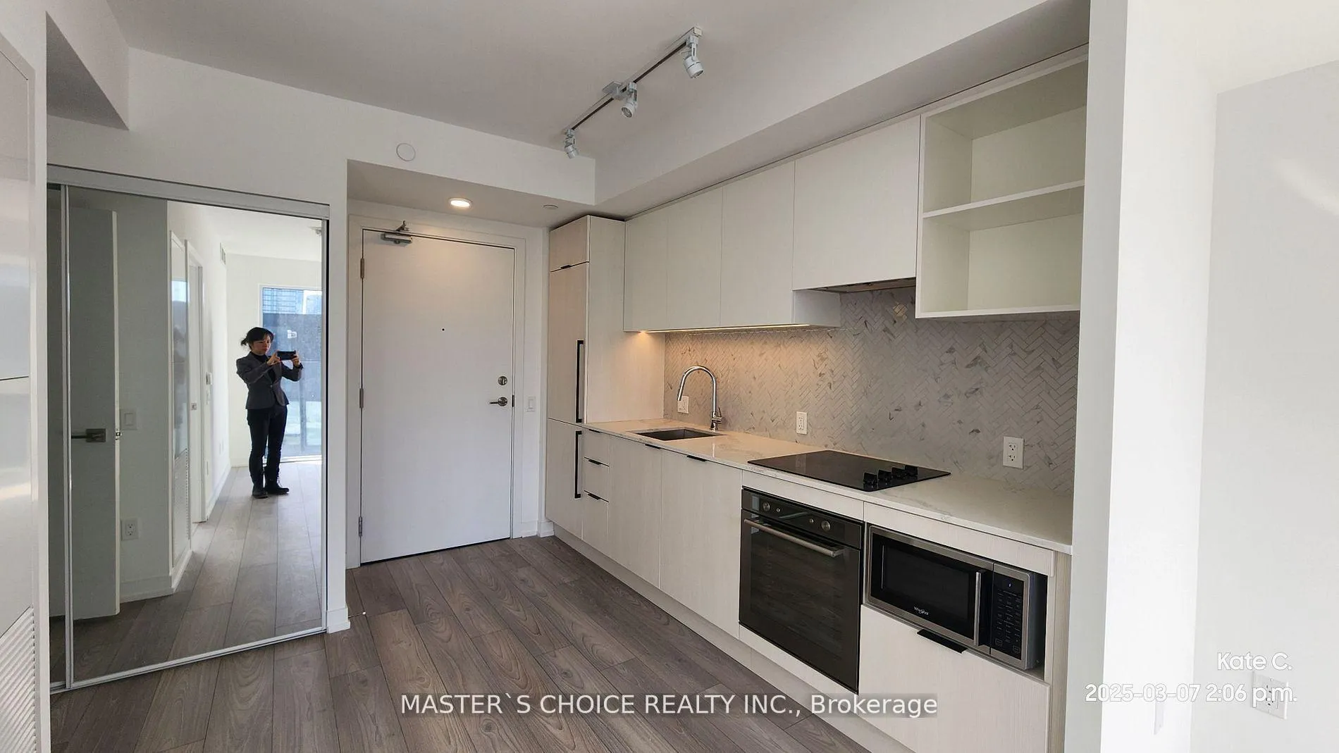 Photo 2 of Unit 3606, 82 Dalhousie Street, Toronto, Church-Yonge Corridor — HOMEH